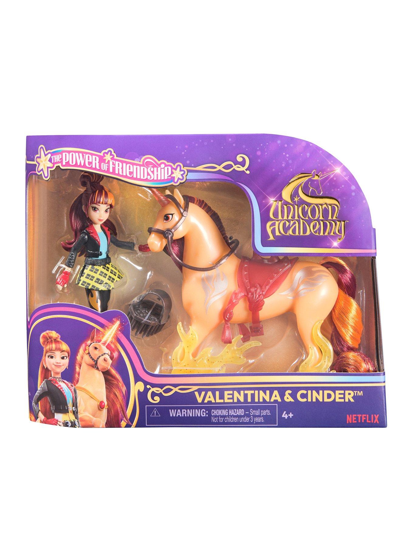 unicorn-academy-small-doll-valentina-amp-cinderdetail