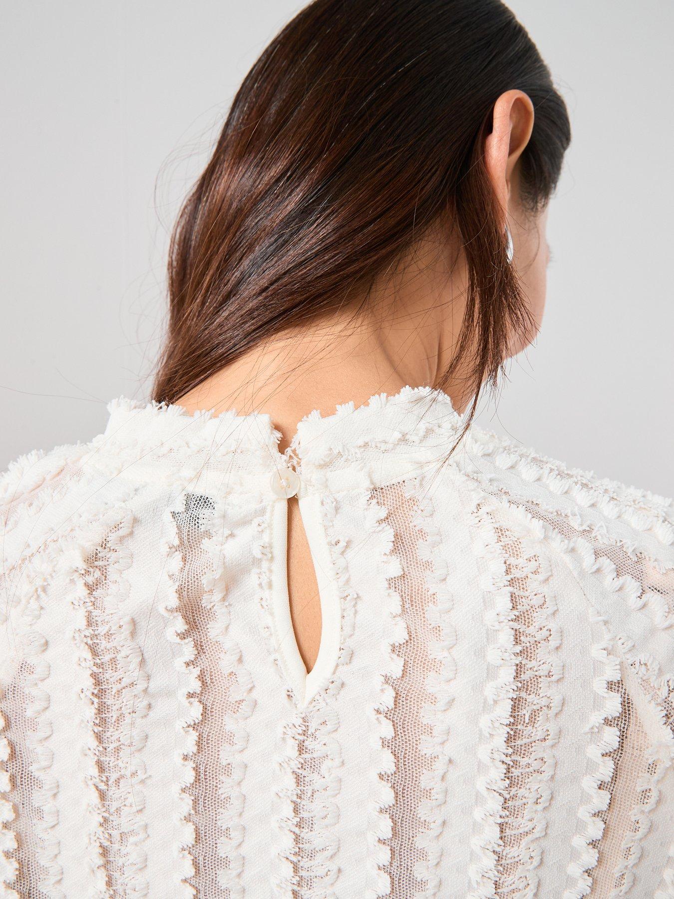 the-very-collection-ruffle-sleeve-lace-top-creamdetail