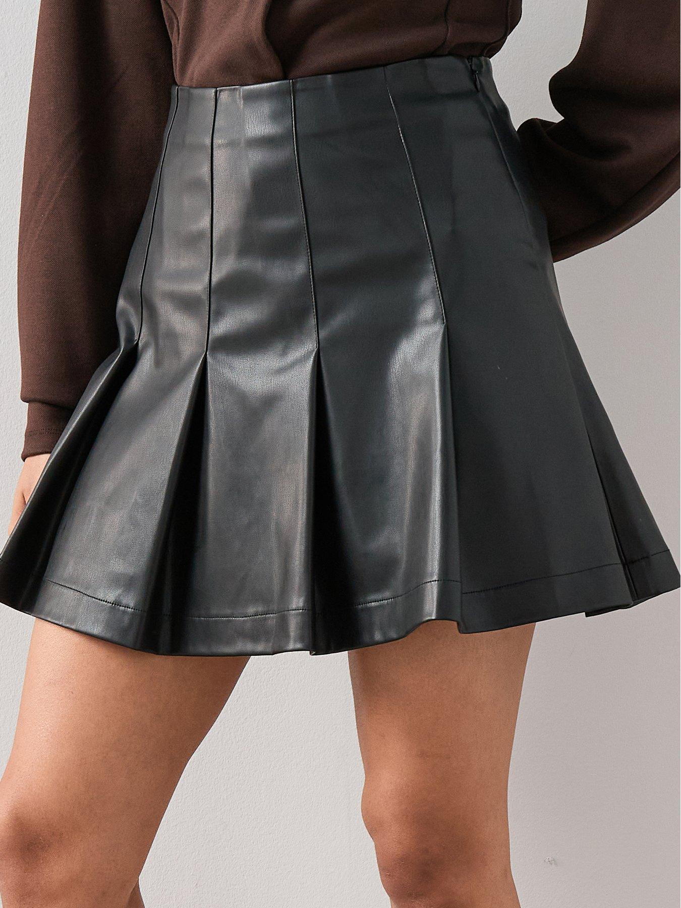 Image 4 of 7 of The Very Collection Pu Pleated Mini Skirt - Black