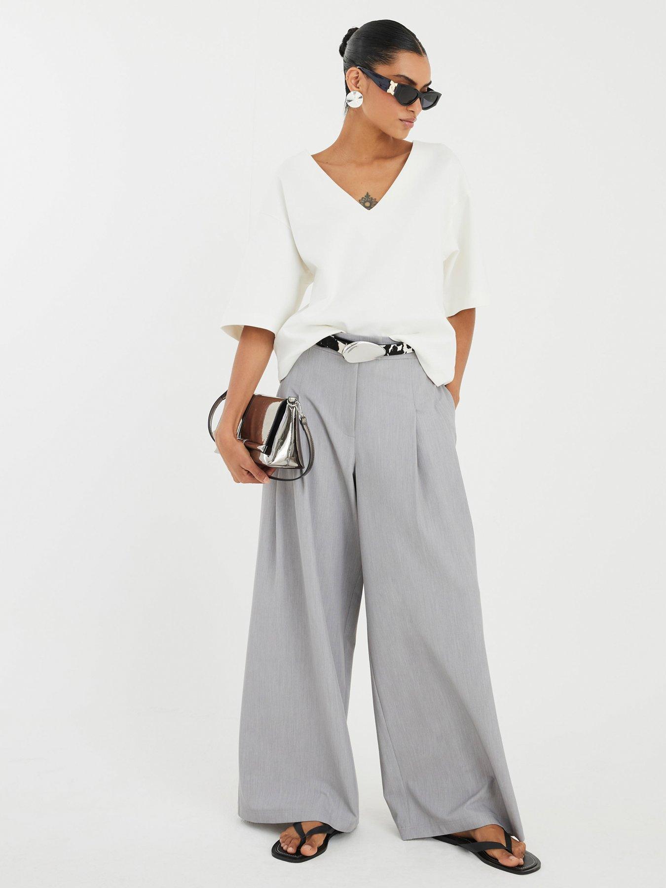 river-island-short-sleeve-v-neck-interlock-t-shirt-whiteback
