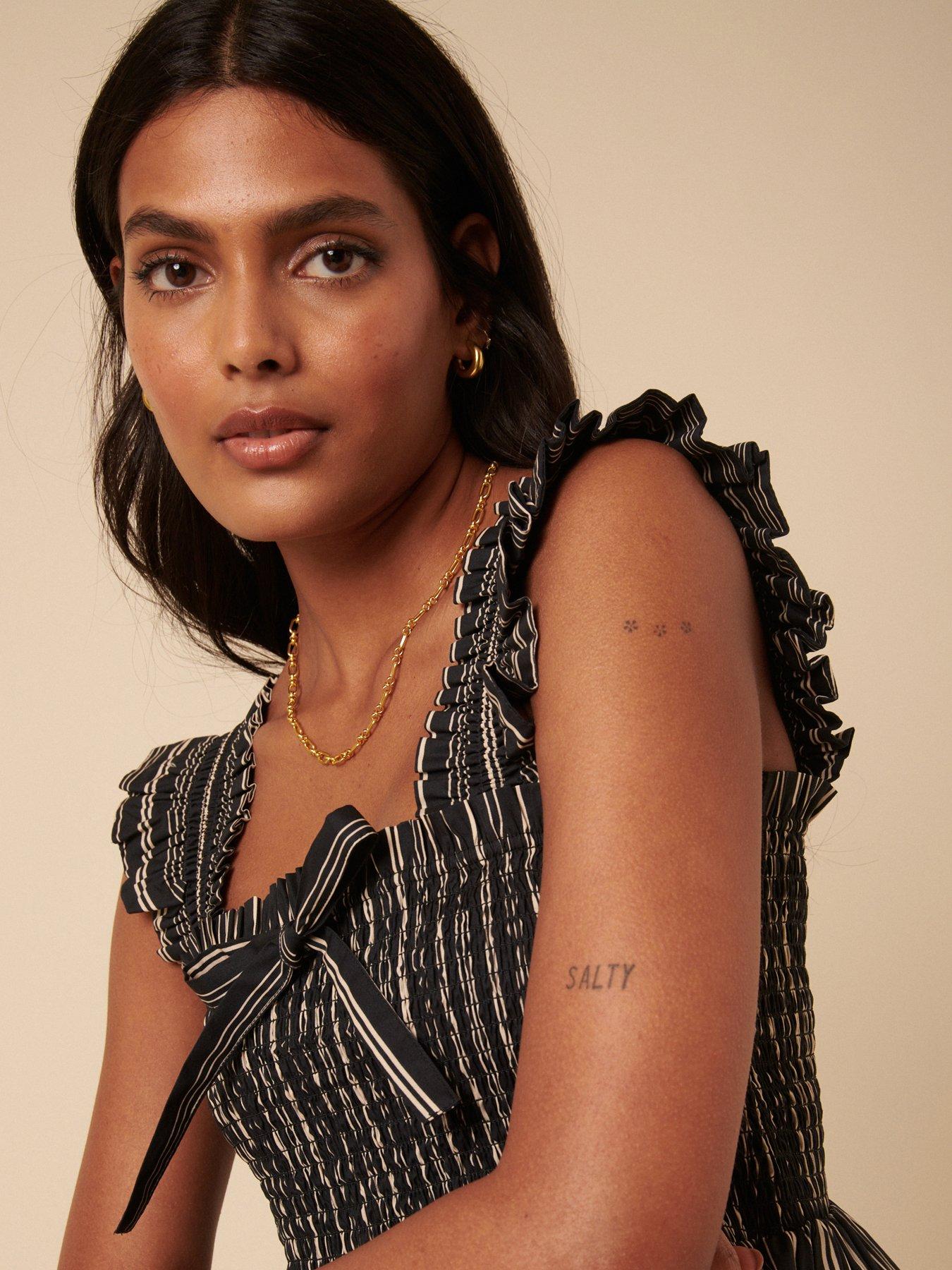 nobodys-child-christina-top-blueback