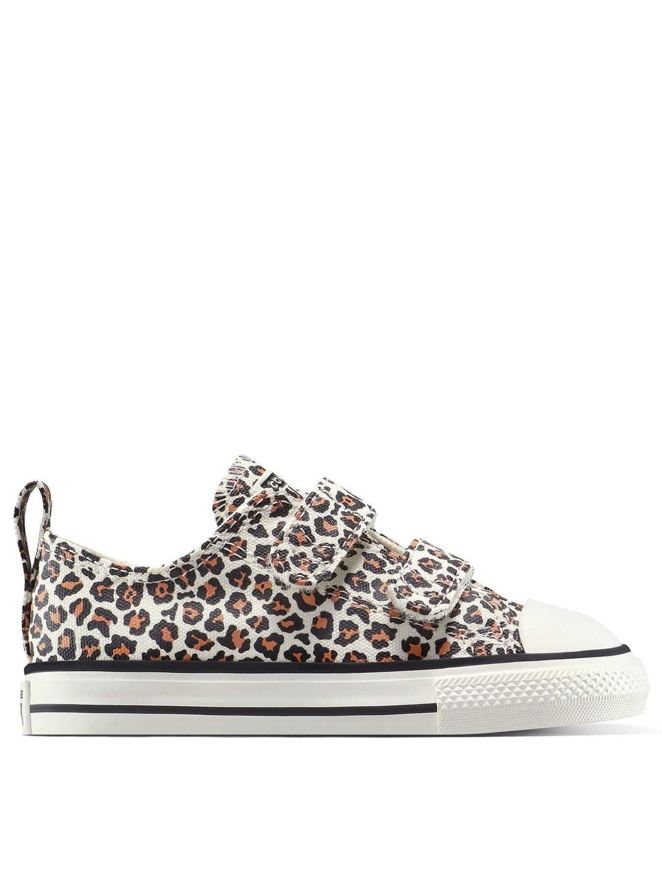 converse-infants-animal-print-chuck-taylor-all-star-2v-ox-trainers-brown