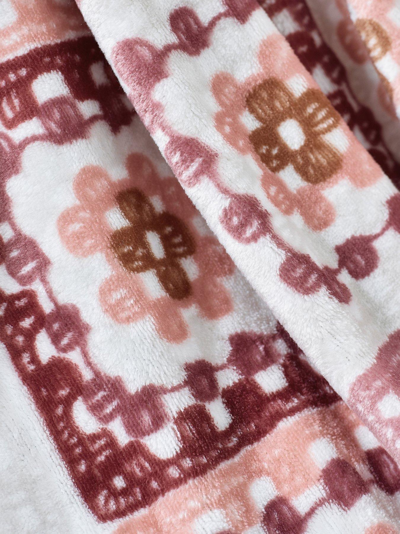 Image 3 of 3 of Catherine Lansfield Crochet Print Throw- 130x170cm