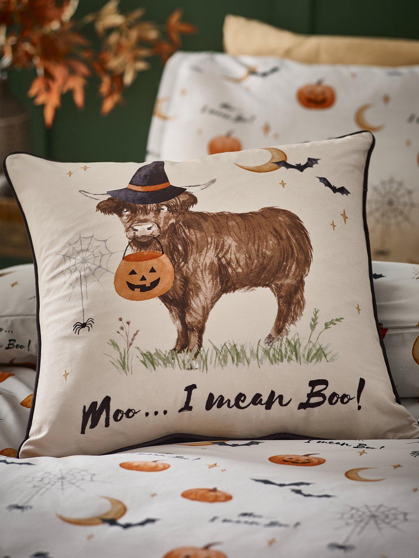 Catherine Lansfield Halloween Highland Cow Filled Cushion- 45X45Cm