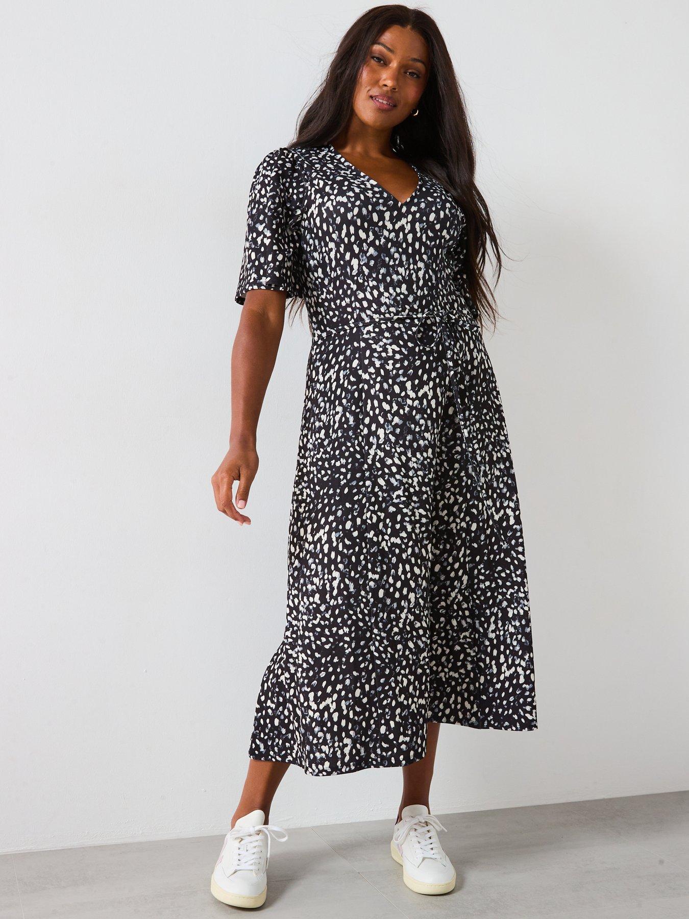 v-by-very-curve-v-neck-printed-dress-multiback
