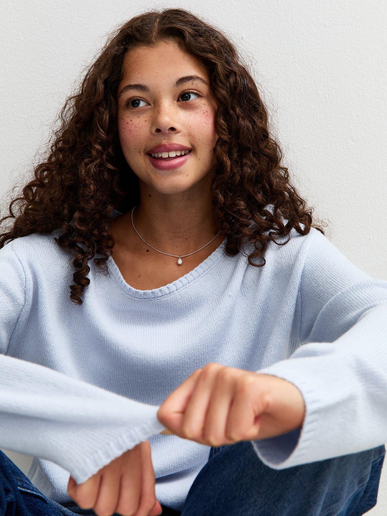 new-look-915-slouchy-slash-neck-jumper-light-blueoutfit