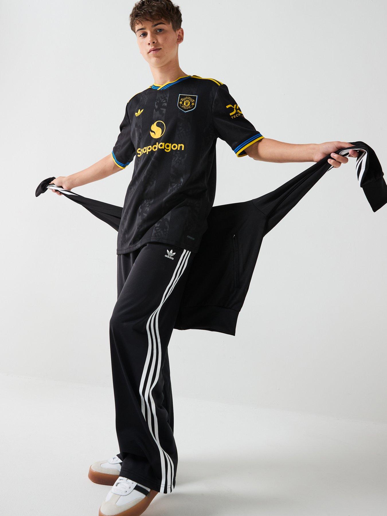 Image 3 of 6 of adidas Manchester United Junior 25/26 Third Replica Football Shirt - Black