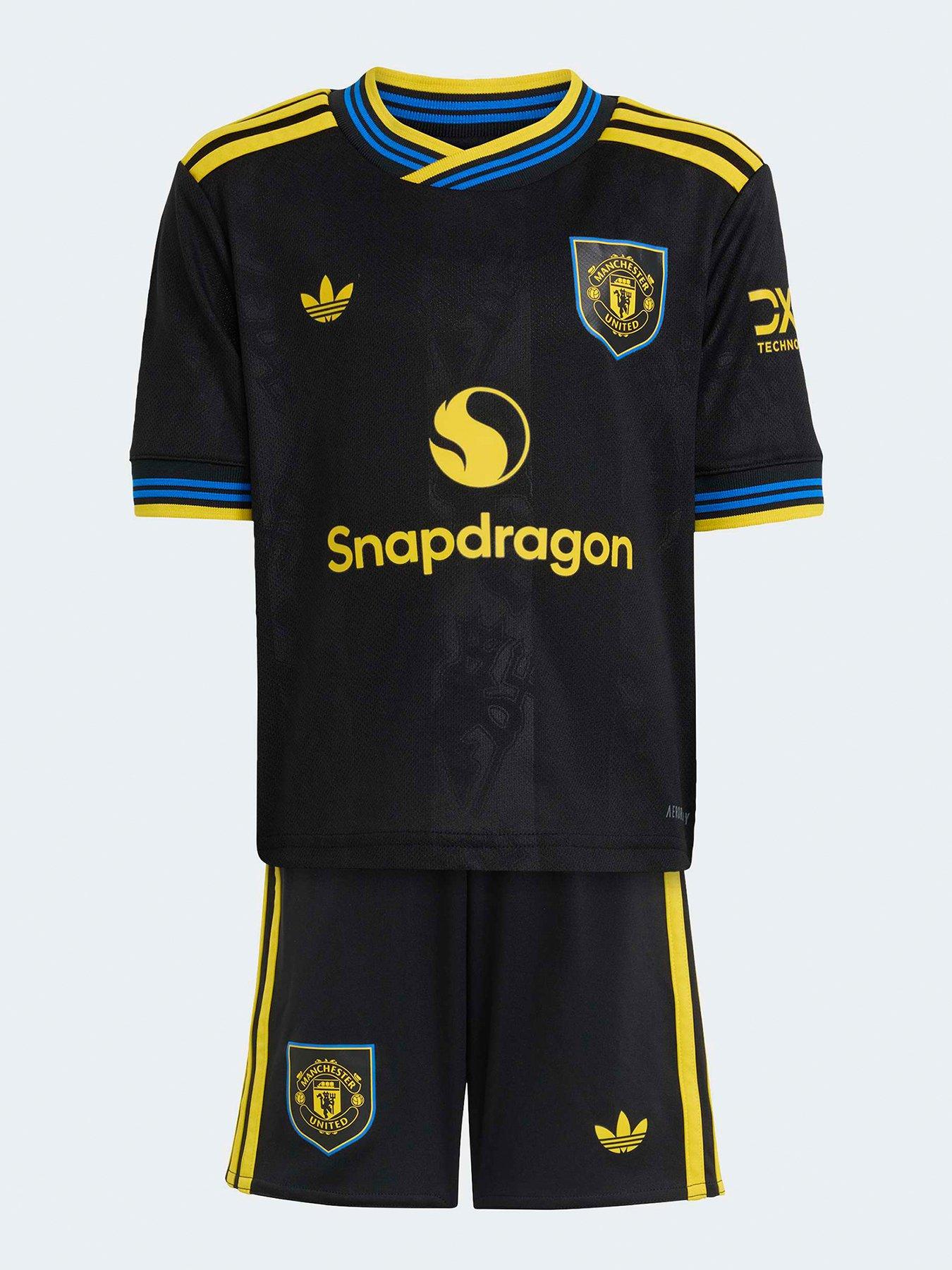 Image 1 of 4 of adidas Manchester United Junior 25/26 Third Football Mini Kit - Black