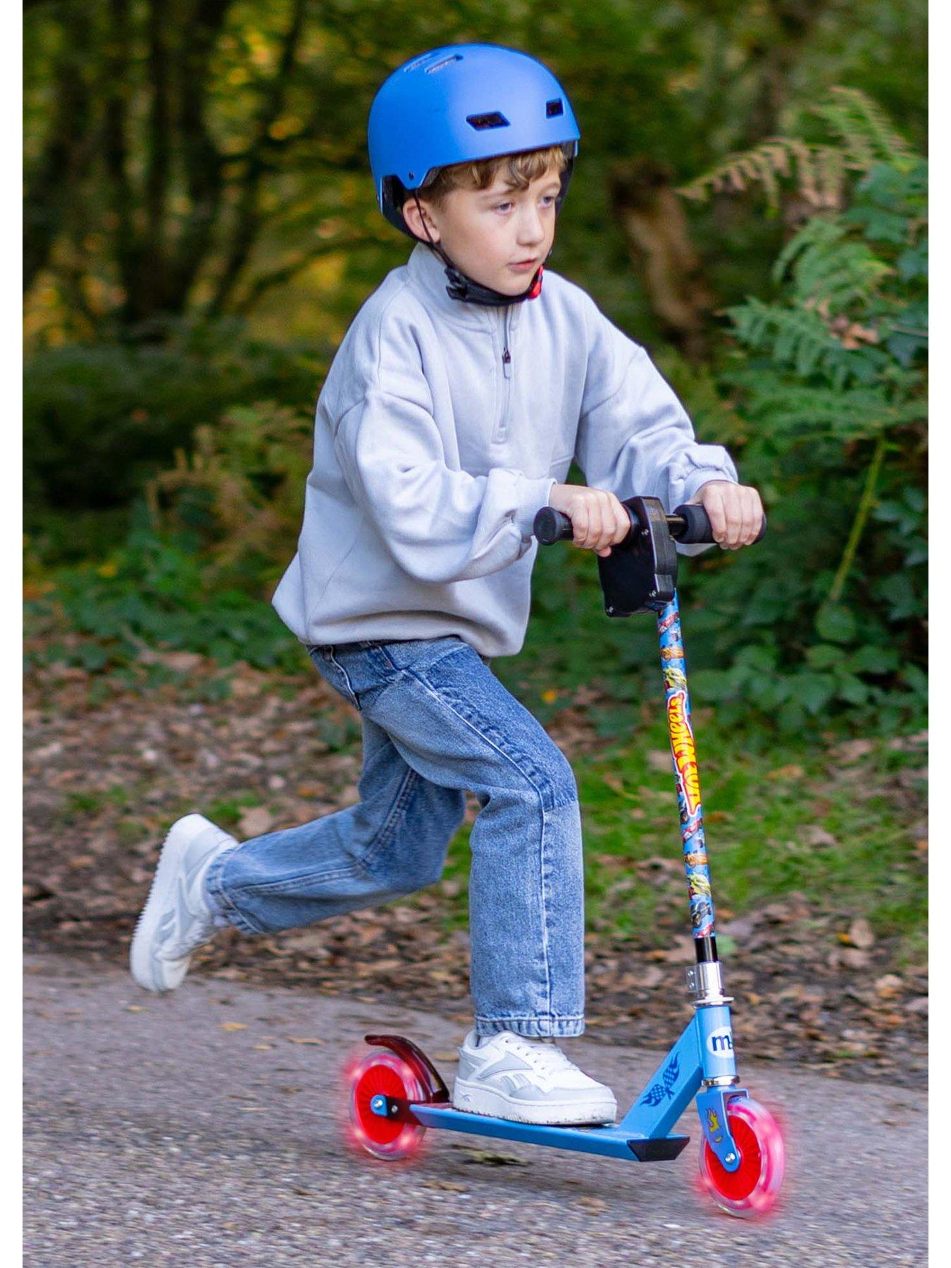 hot-wheels-inline-revver-scooter-with-light-up-wheelsstillFront
