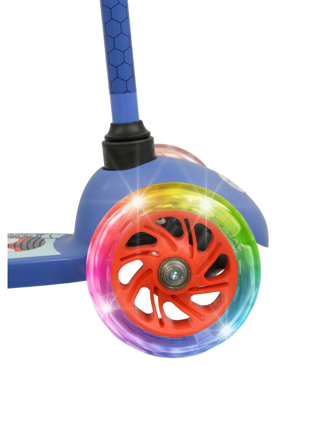 spidey-and-his-amazing-friends-tilt-n-turn-scooter-with-light-up-wheels-and-stickersstillFront