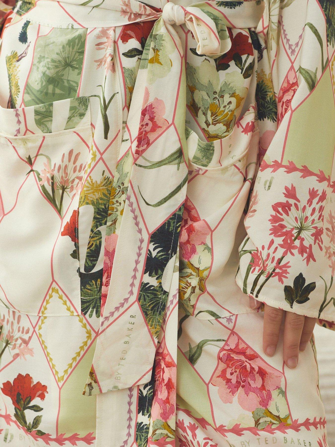 b-by-ted-baker-floral-robe-multioutfit