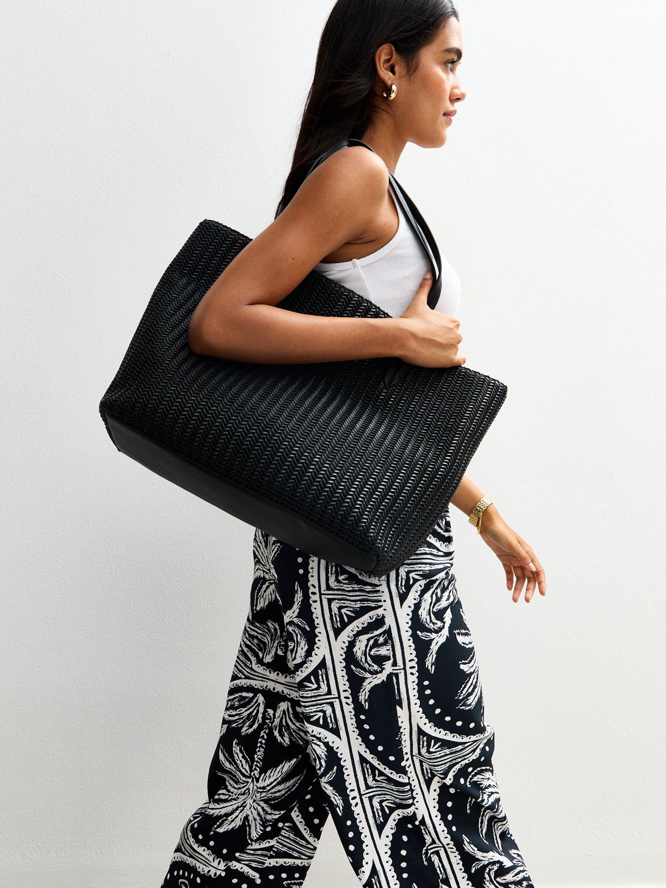 new-look-blue-palm-tree-print-cropped-trousersoutfit