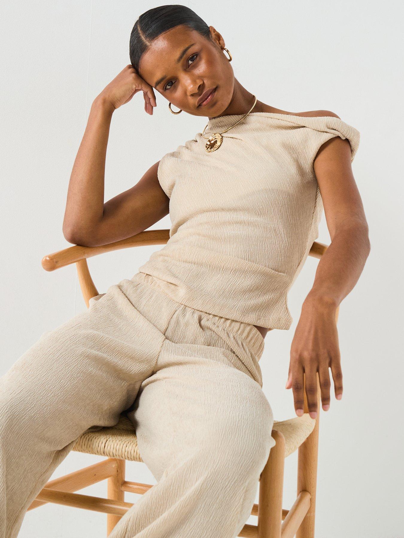Image 6 of 6 of Vero Moda Luna Sleeveless Top - Cream