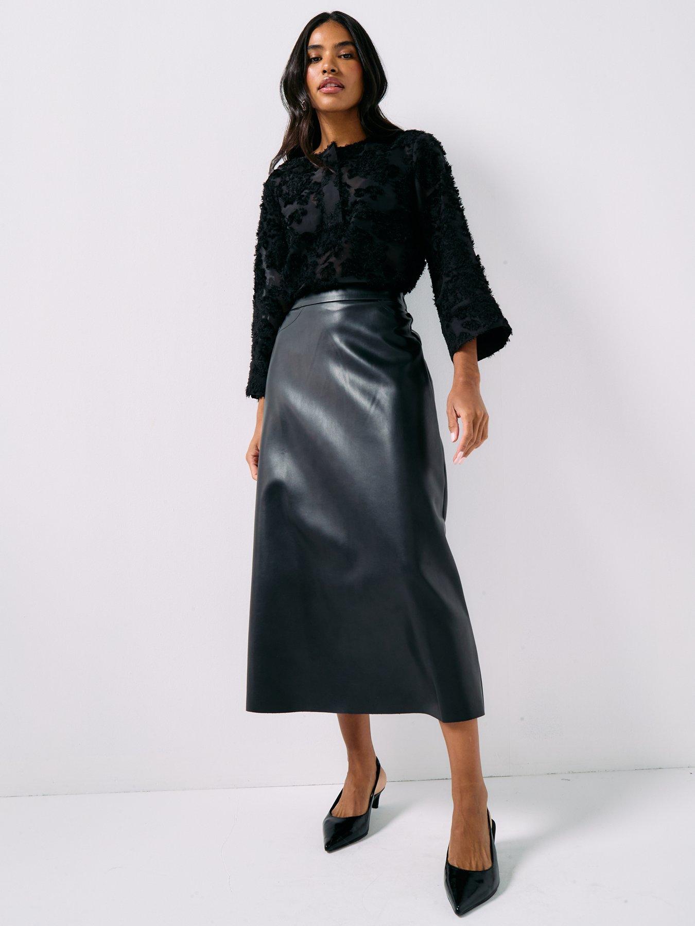 jdy-maia-half-placket-top-blackdetail