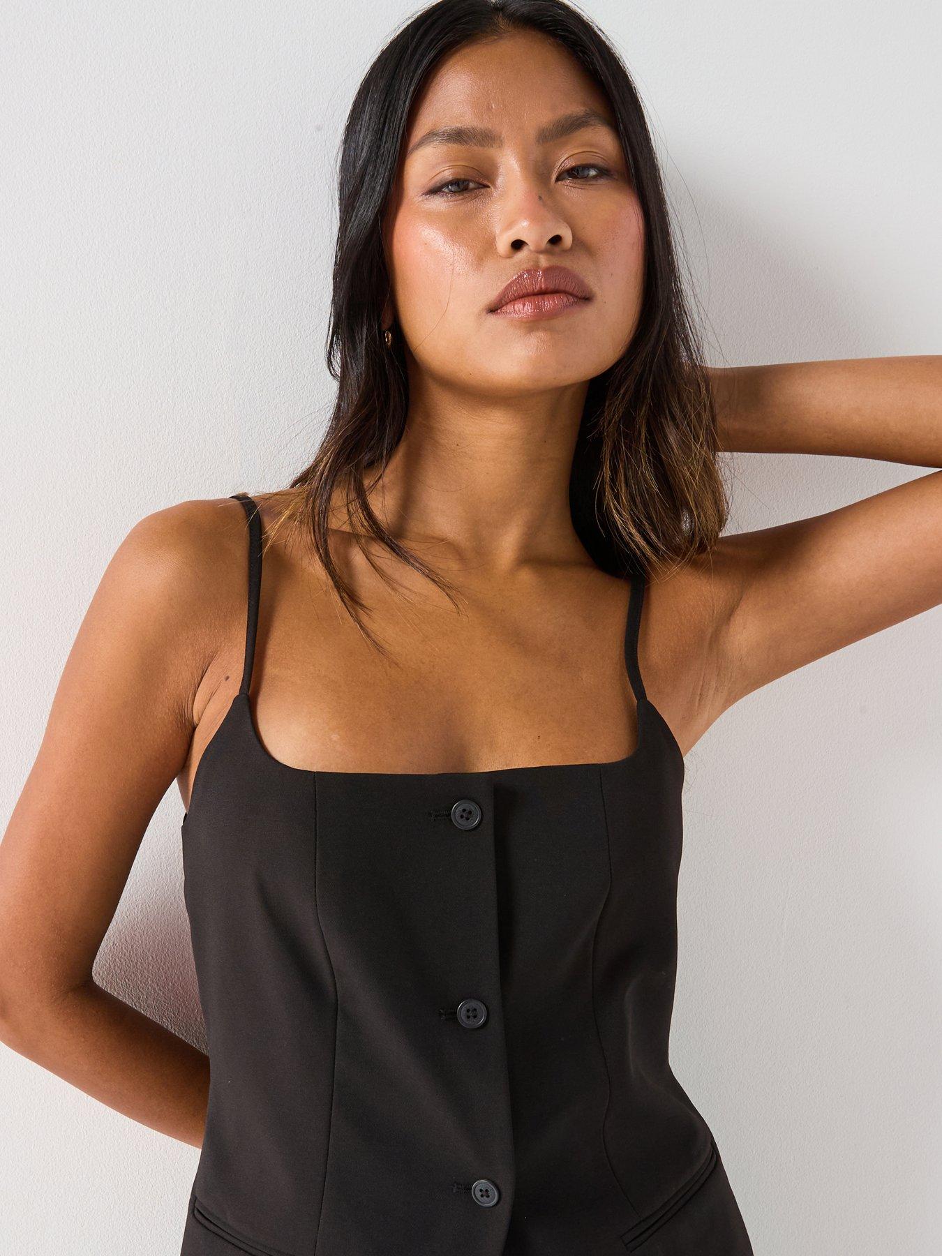 only-ladora-strap-vest-top-blackoutfit