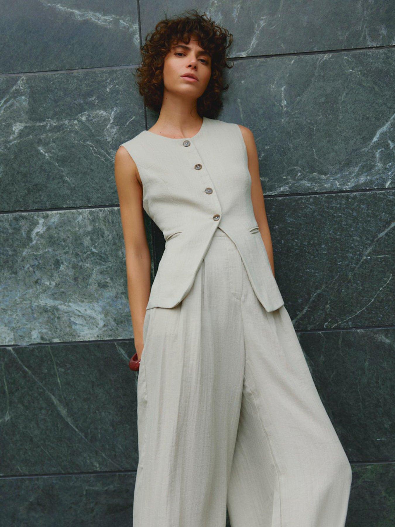 AWARE Siga Short Sleeve O-Neck Tailored Waistcoat - Beige