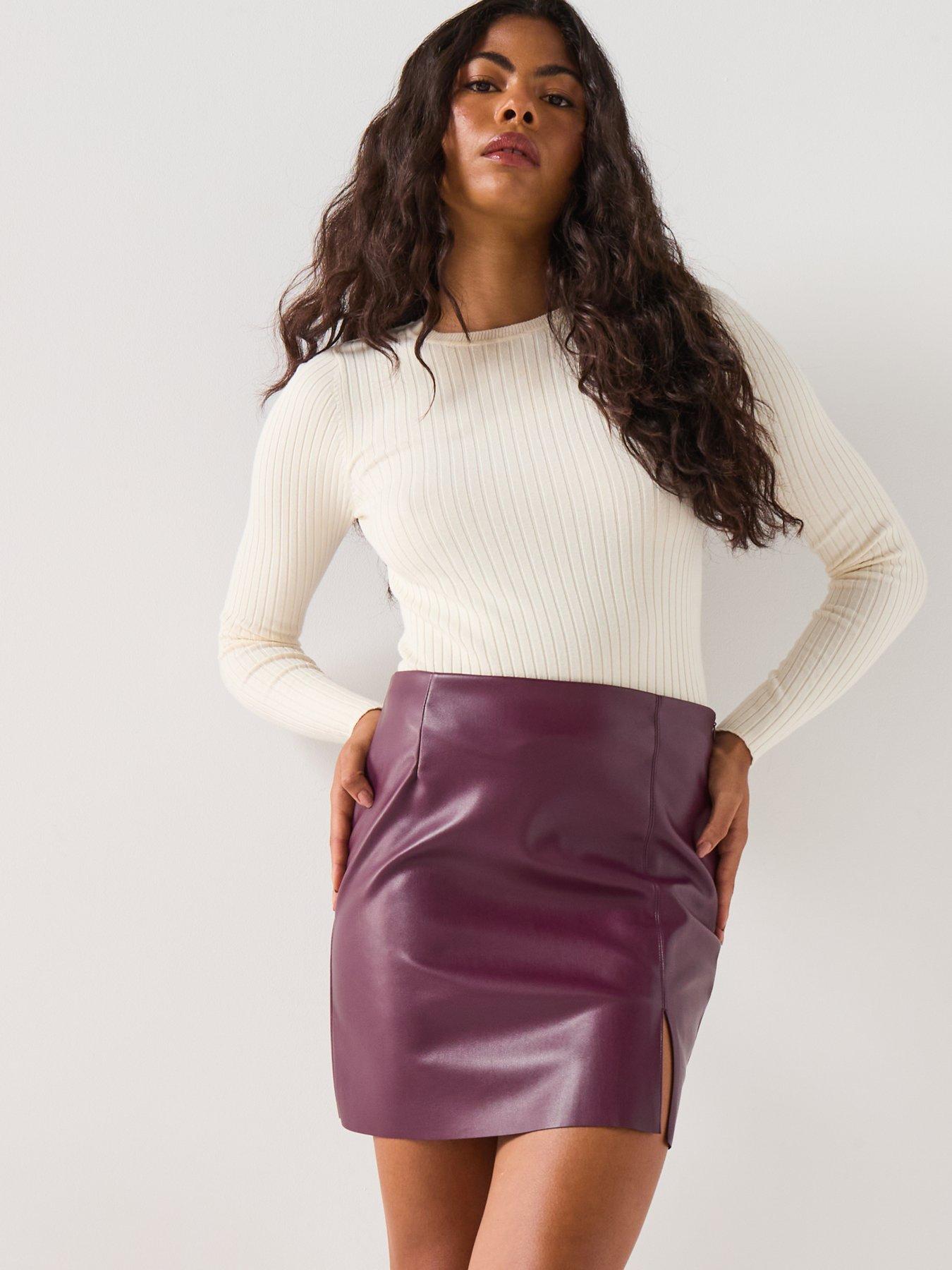 Image 4 of 4 of Vero Moda Vmnelly Mini Skirt - Burgundy