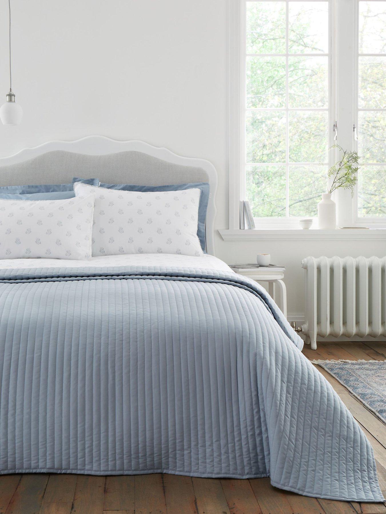 undefined Quilted Lines Bedspread- 220x230cm