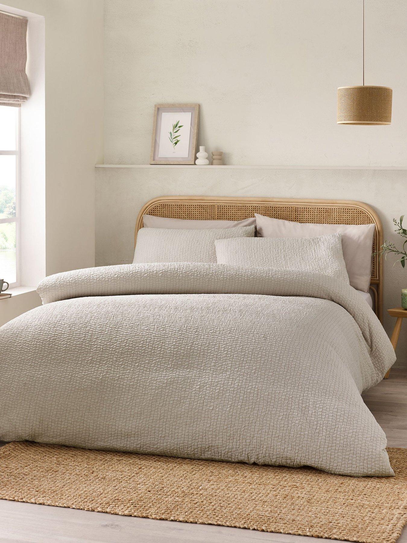 catherine-lansfield-crinkle-texture-duvet-set