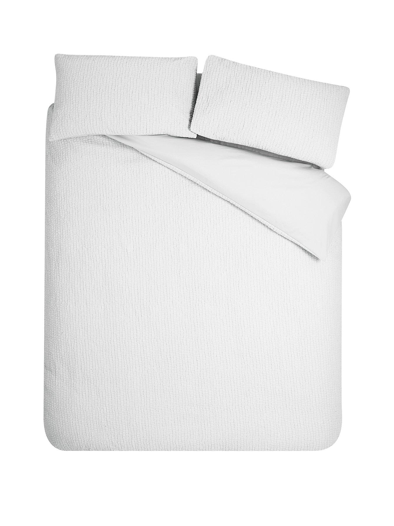 catherine-lansfield-crinkle-texture-duvet-set-whitestillFront