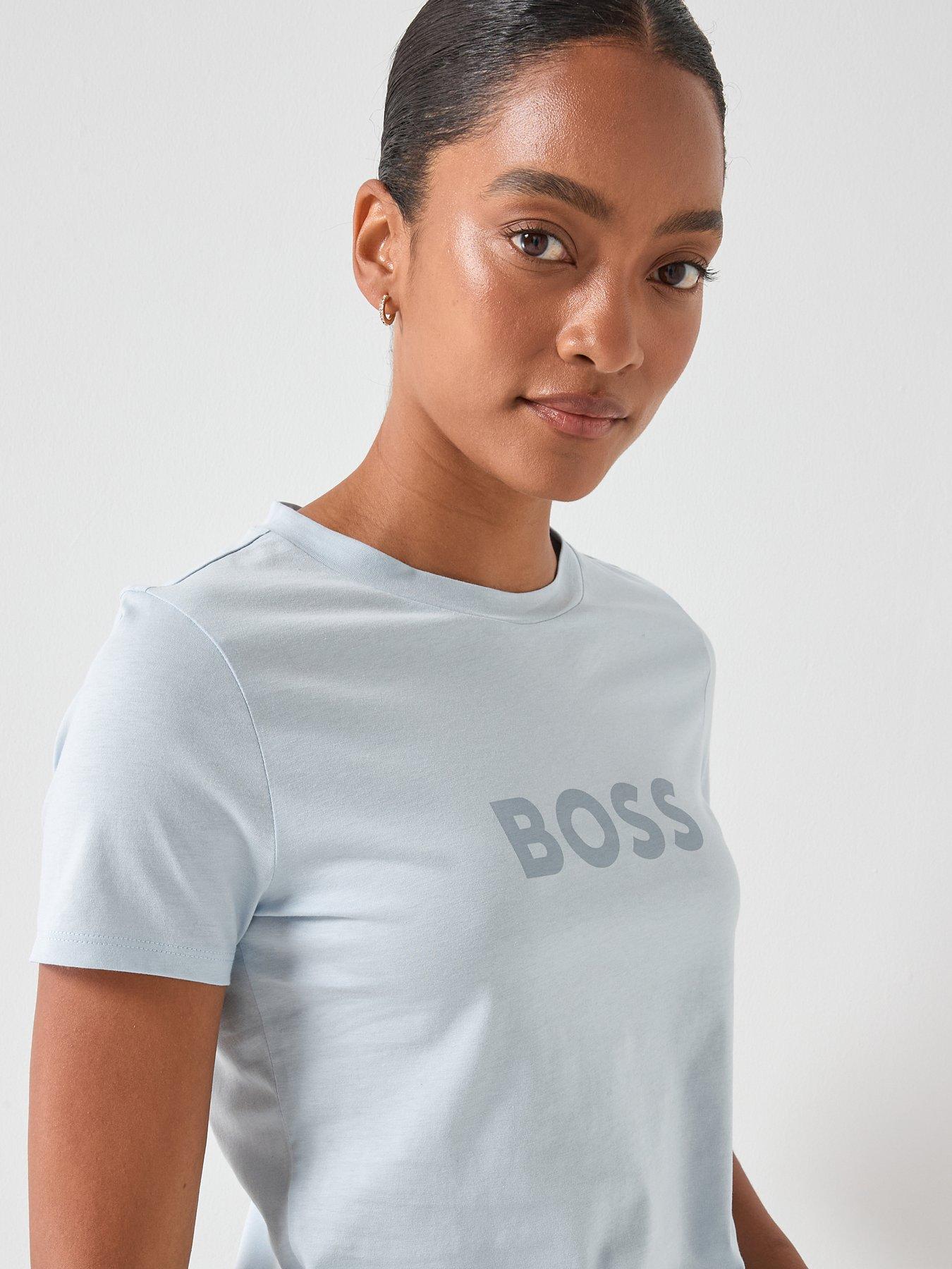 boss-logo-t-shirt-pastel-blueoutfit