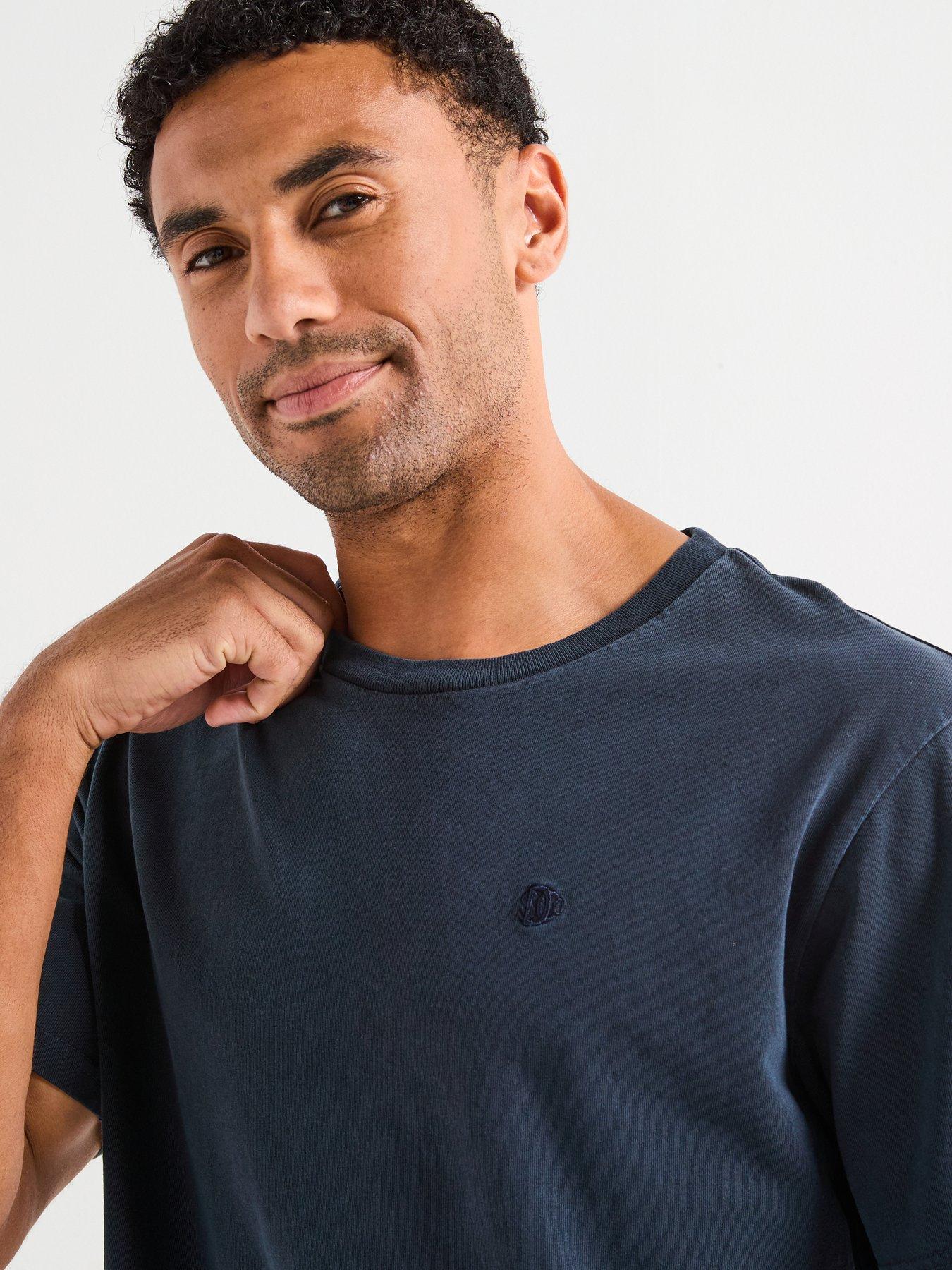 superdry-essentials-relaxed-t-shirt-navyoutfit
