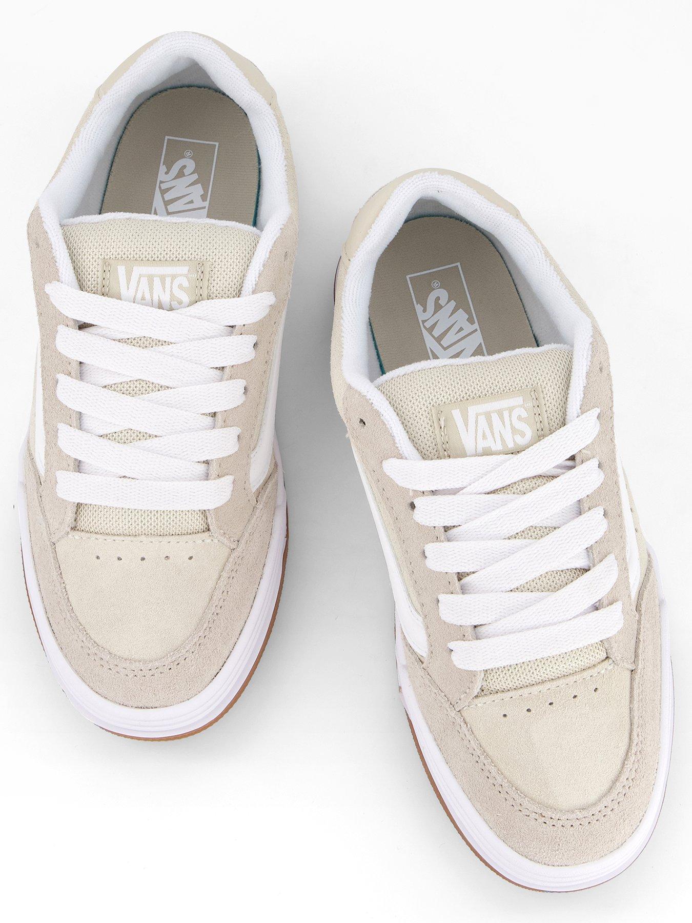 vans-junior-hylane-trainers-beigeoutfit