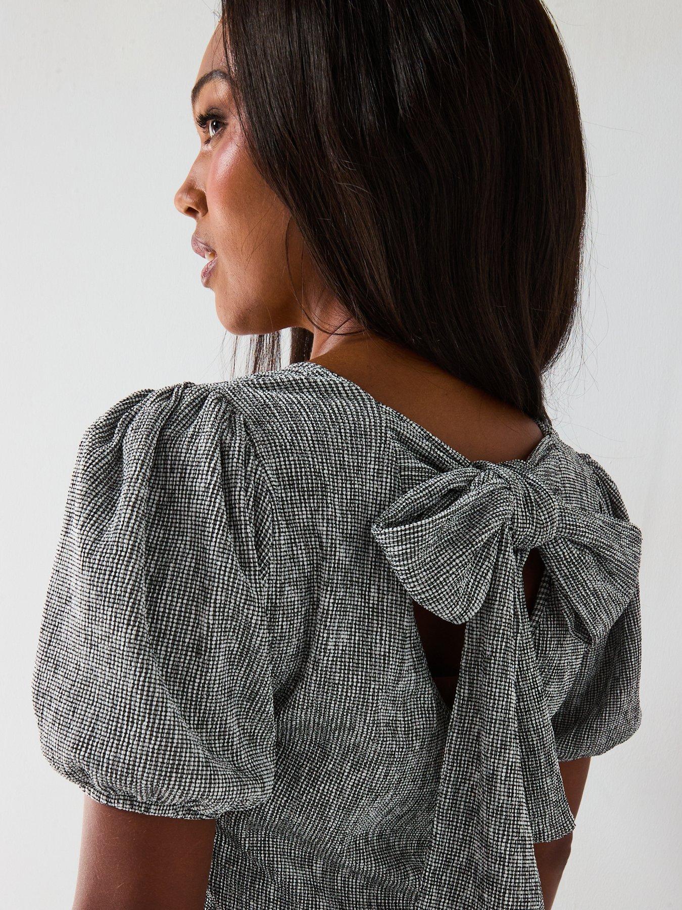 Image 4 of 6 of V by Very Curve Gingham Crinkle Bow Back Top - Multi