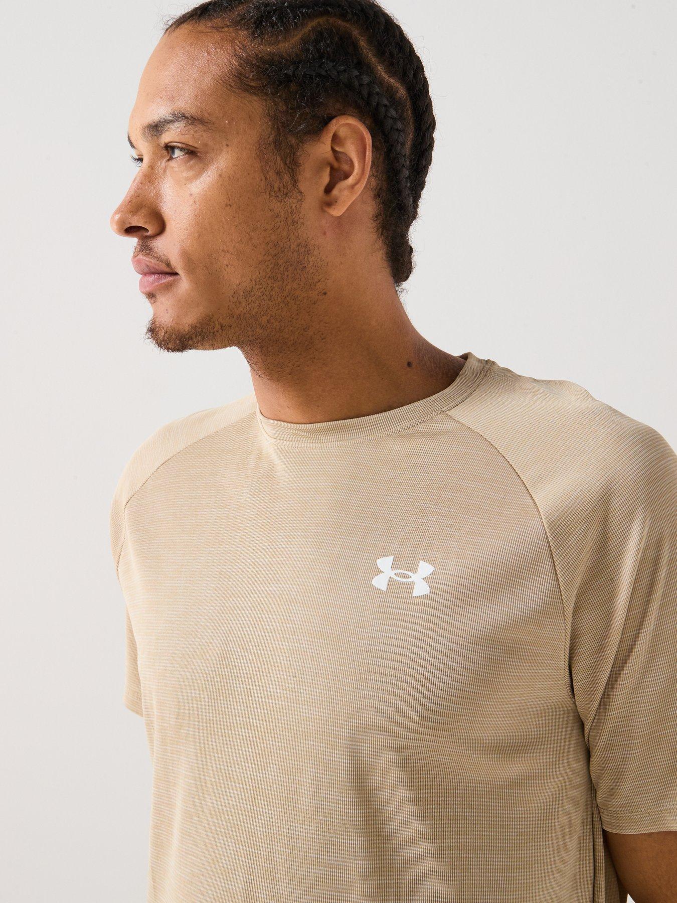 under-armour-mens-training-tech-textured-t-shirt-khakioutfit