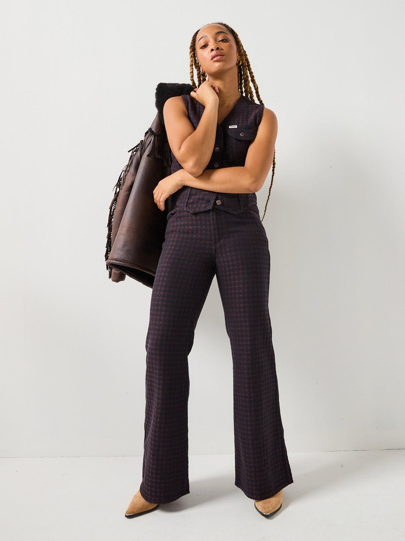 wrangler-70s-flare-jeans-mahogany-blackback