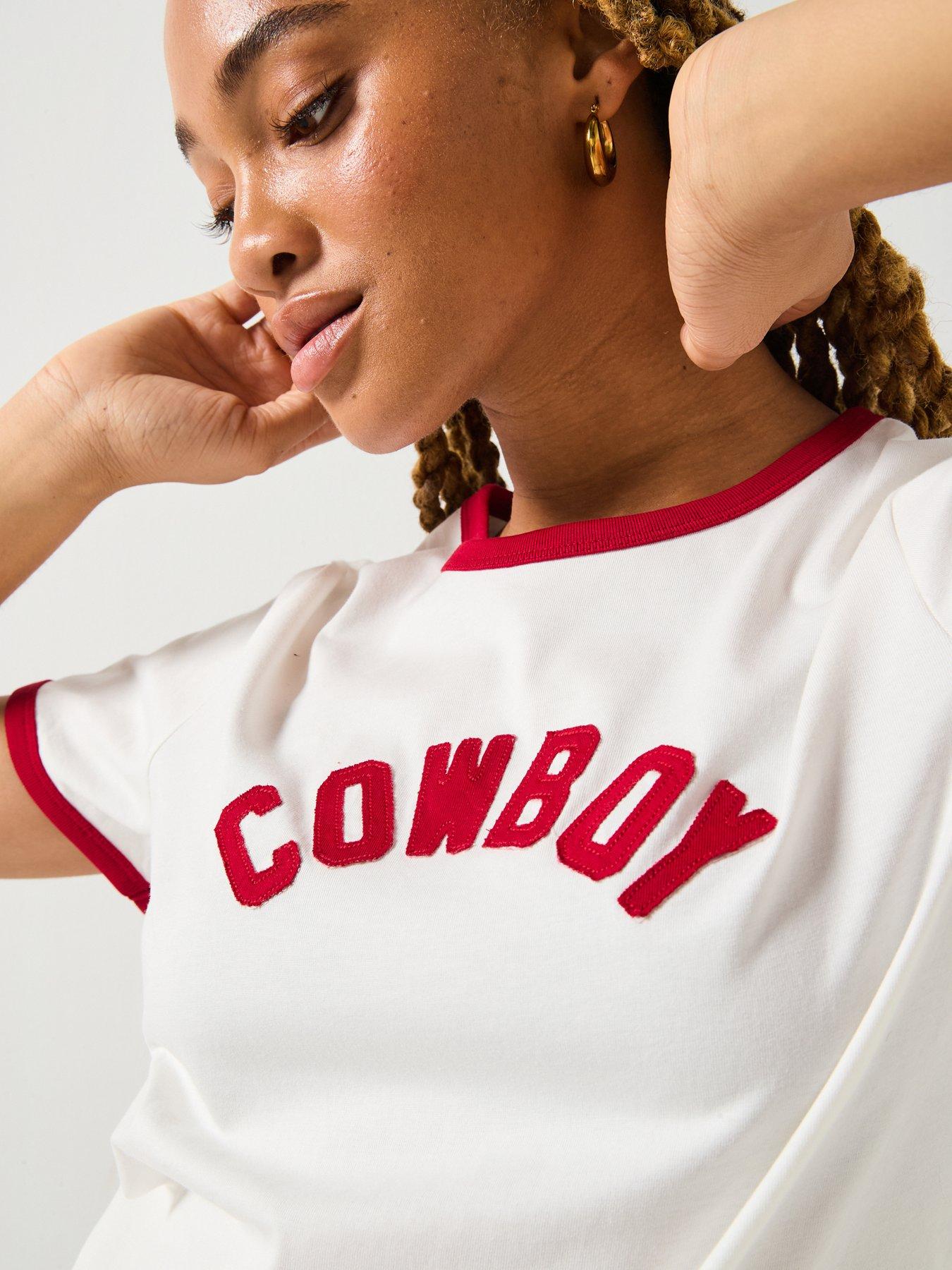 wrangler-ringer-tee-worn-whiteoutfit