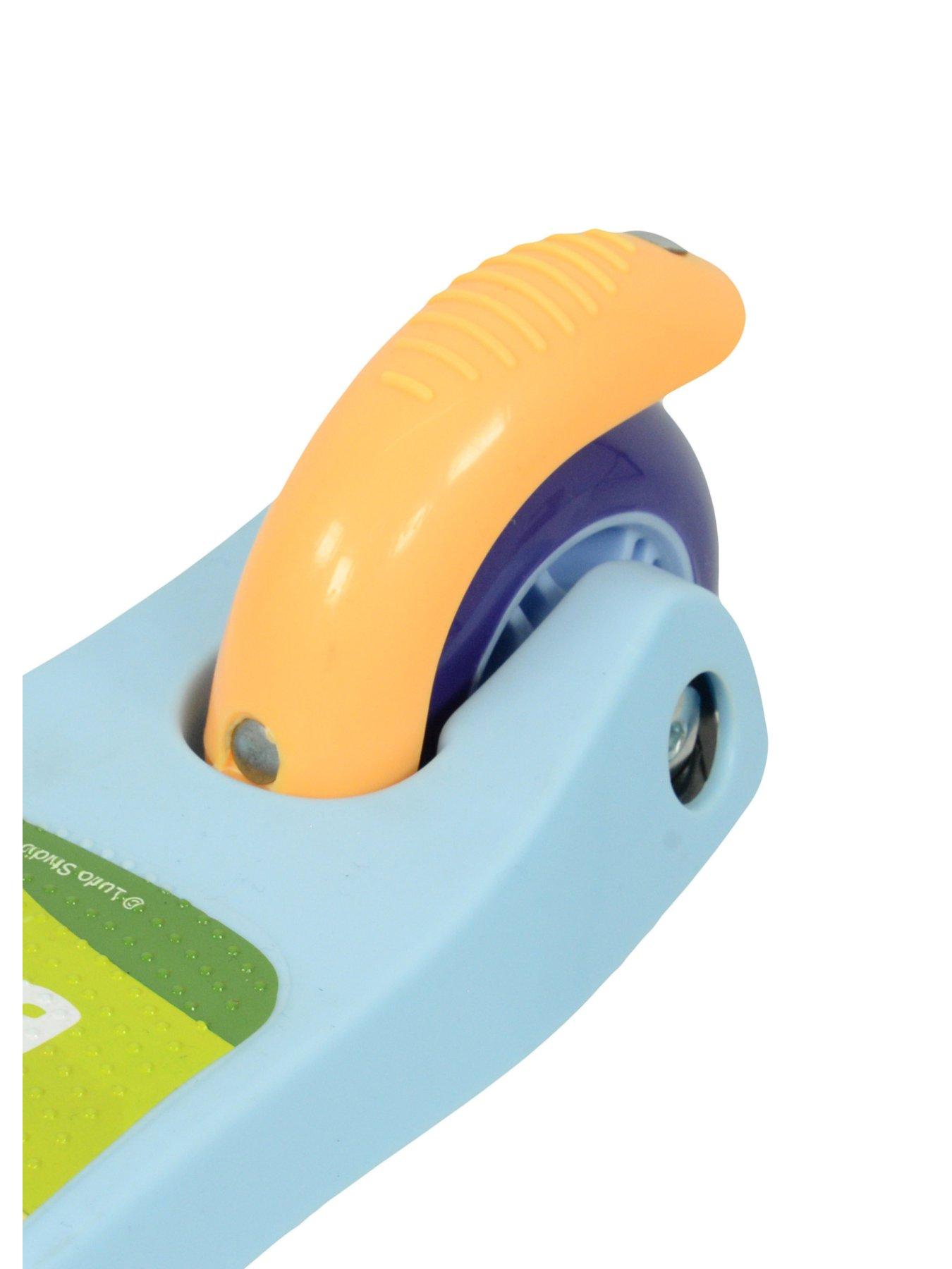 Image 5 of 5 of Bluey Mini Go! Tilt Scooter with Lights