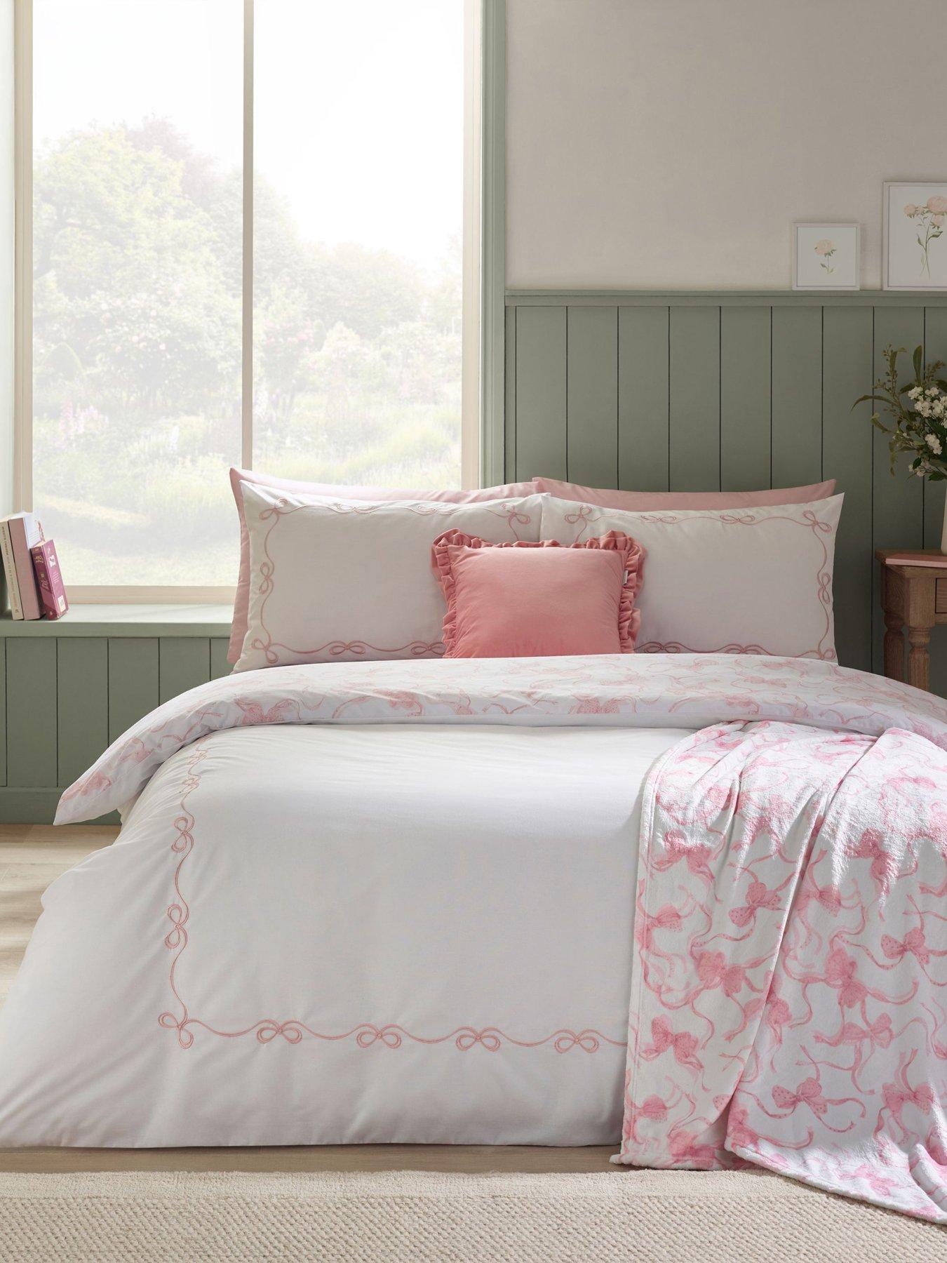catherine-lansfield-bow-embroidery-duvet-set