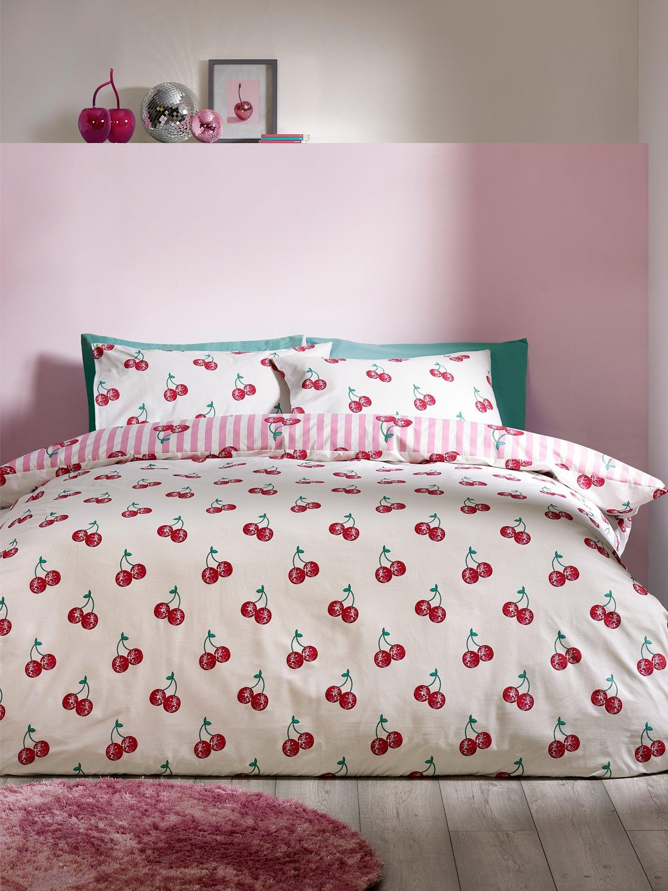 catherine-lansfield-disco-cherries-duvet-setoutfit