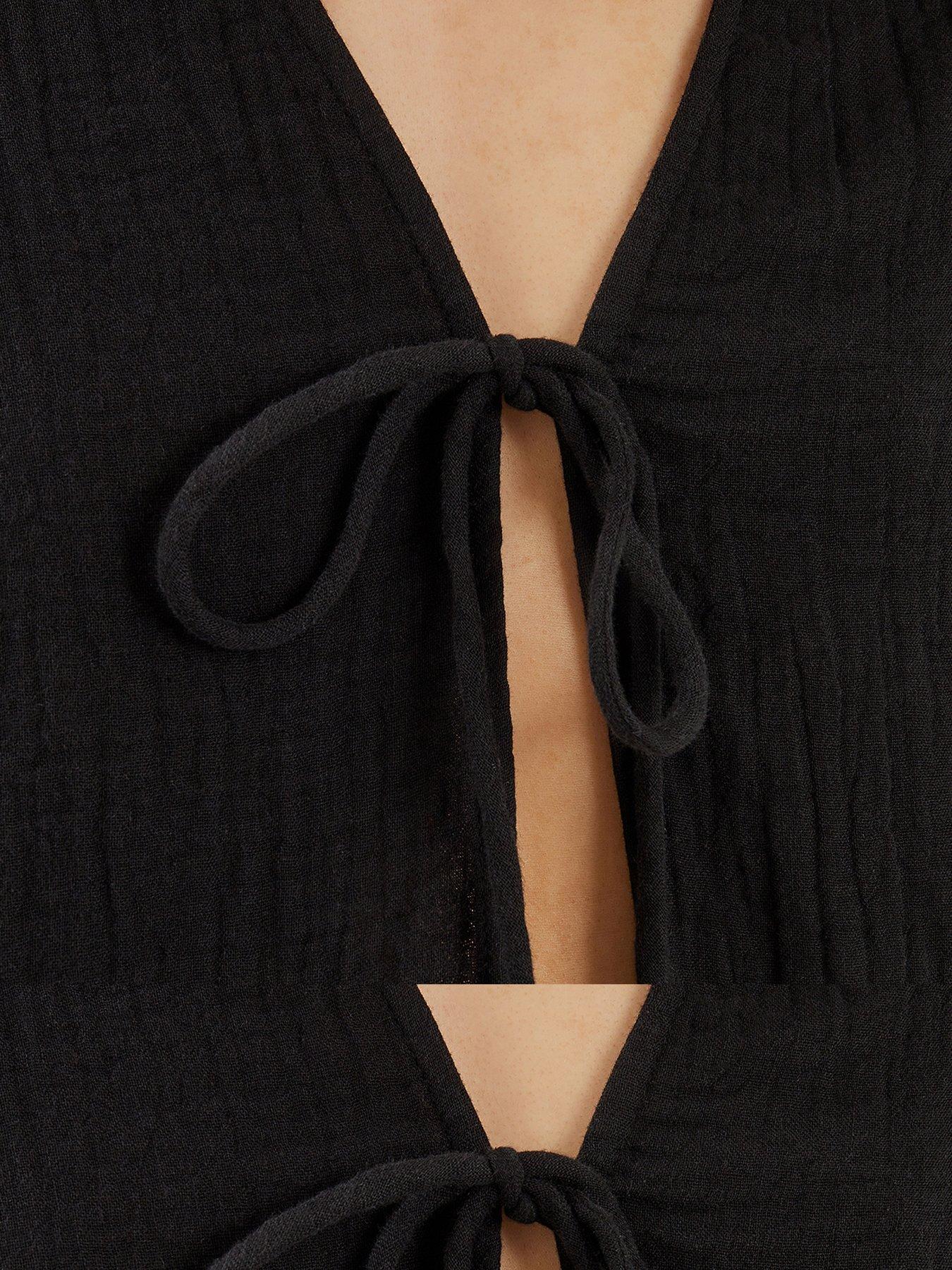 accessorize-tie-front-crinkle-top-blackoutfit