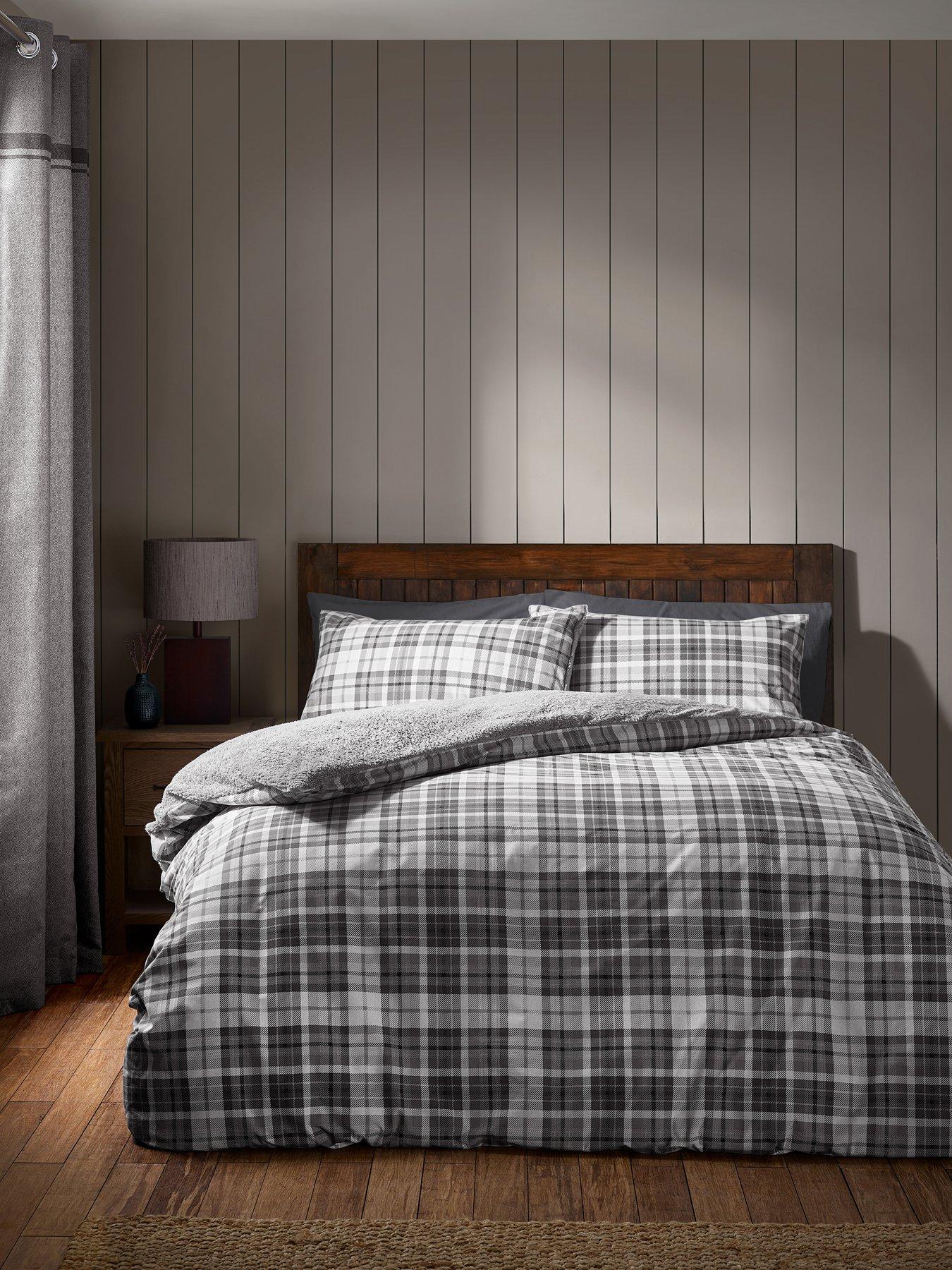 catherine-lansfield-cosy-sherpa-check-duvet-set-grey
