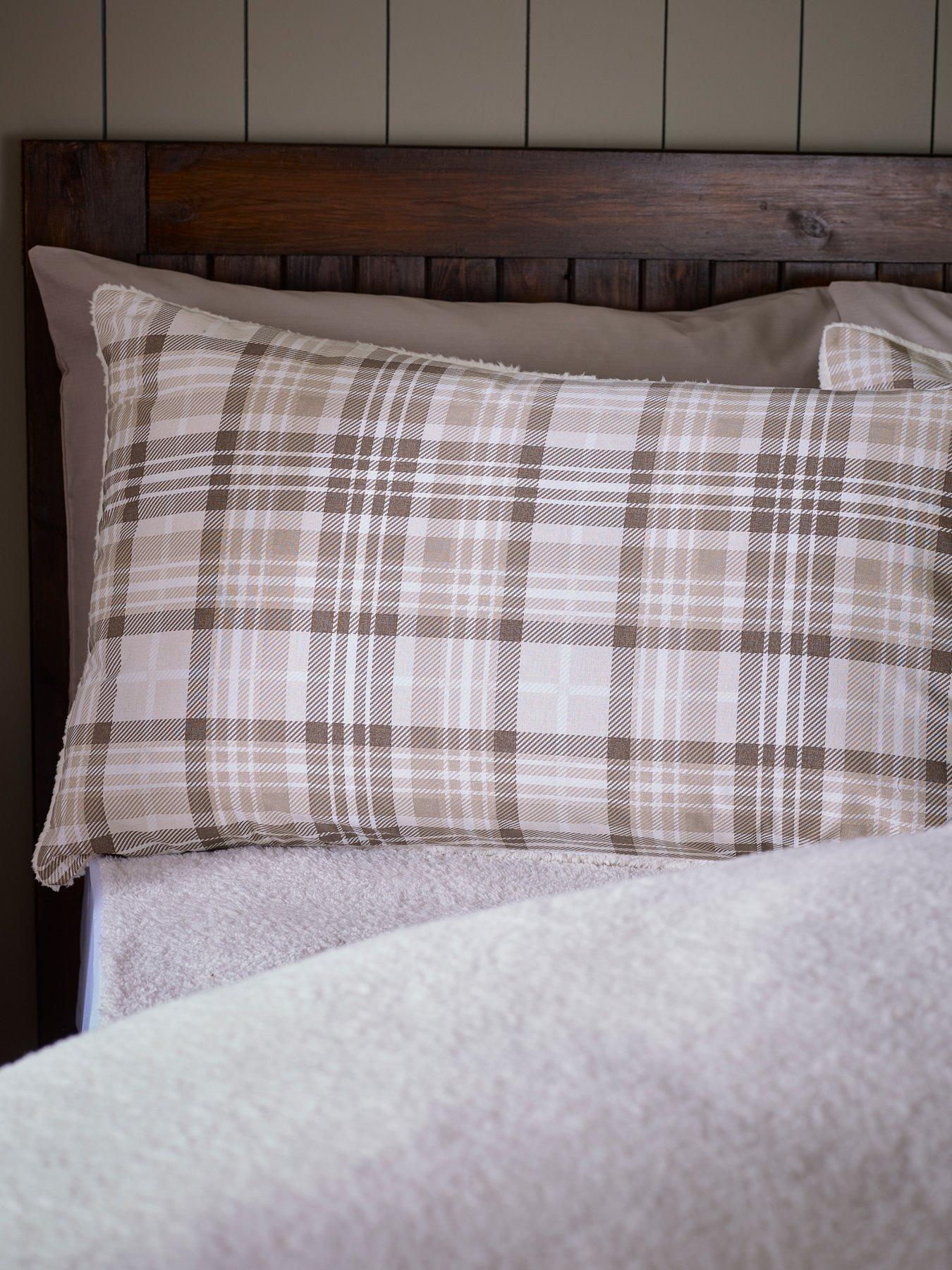 catherine-lansfield-cosy-sherpa-check-duvet-set-naturalback