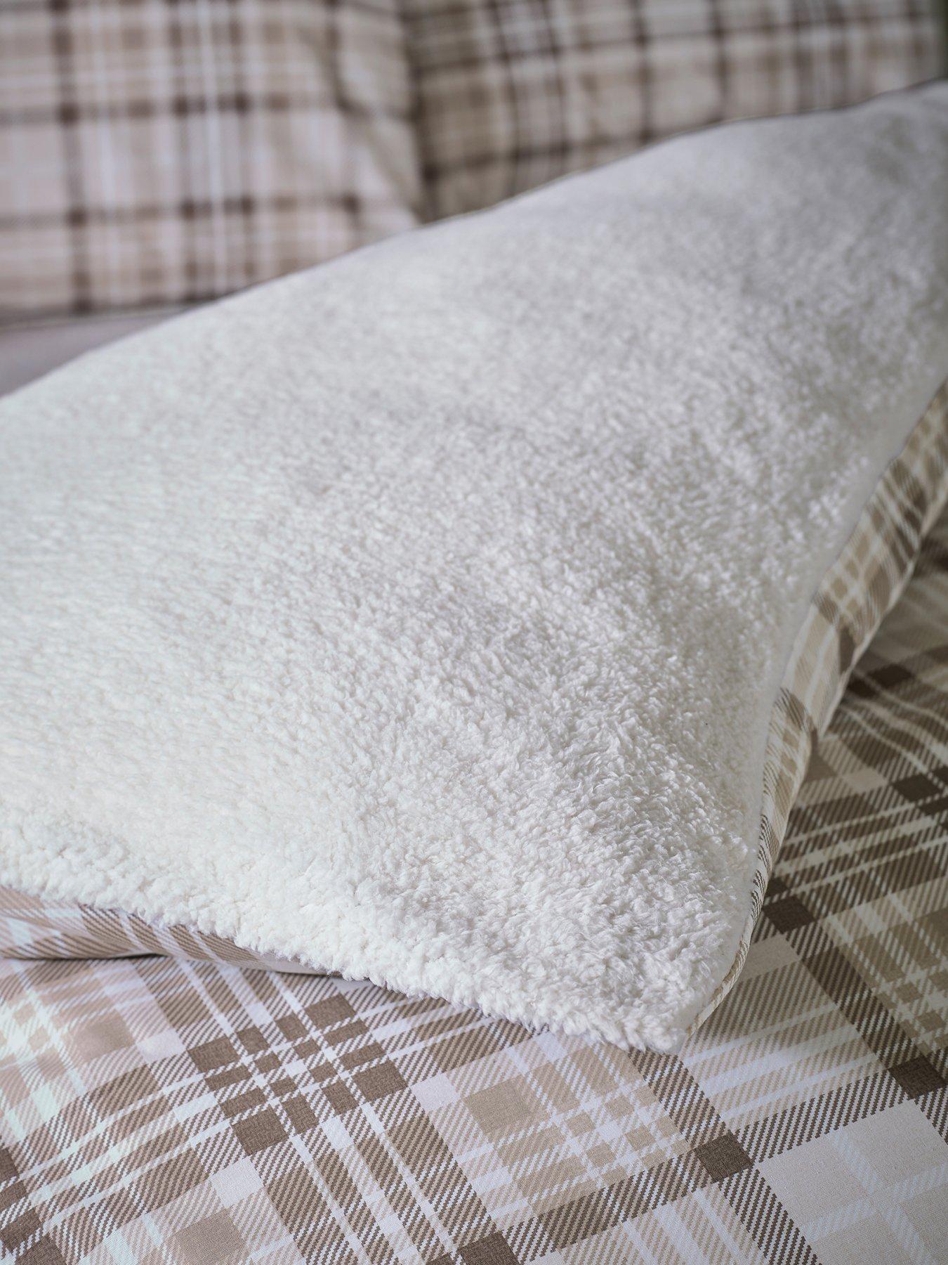 catherine-lansfield-cosy-sherpa-check-duvet-set-naturaloutfit