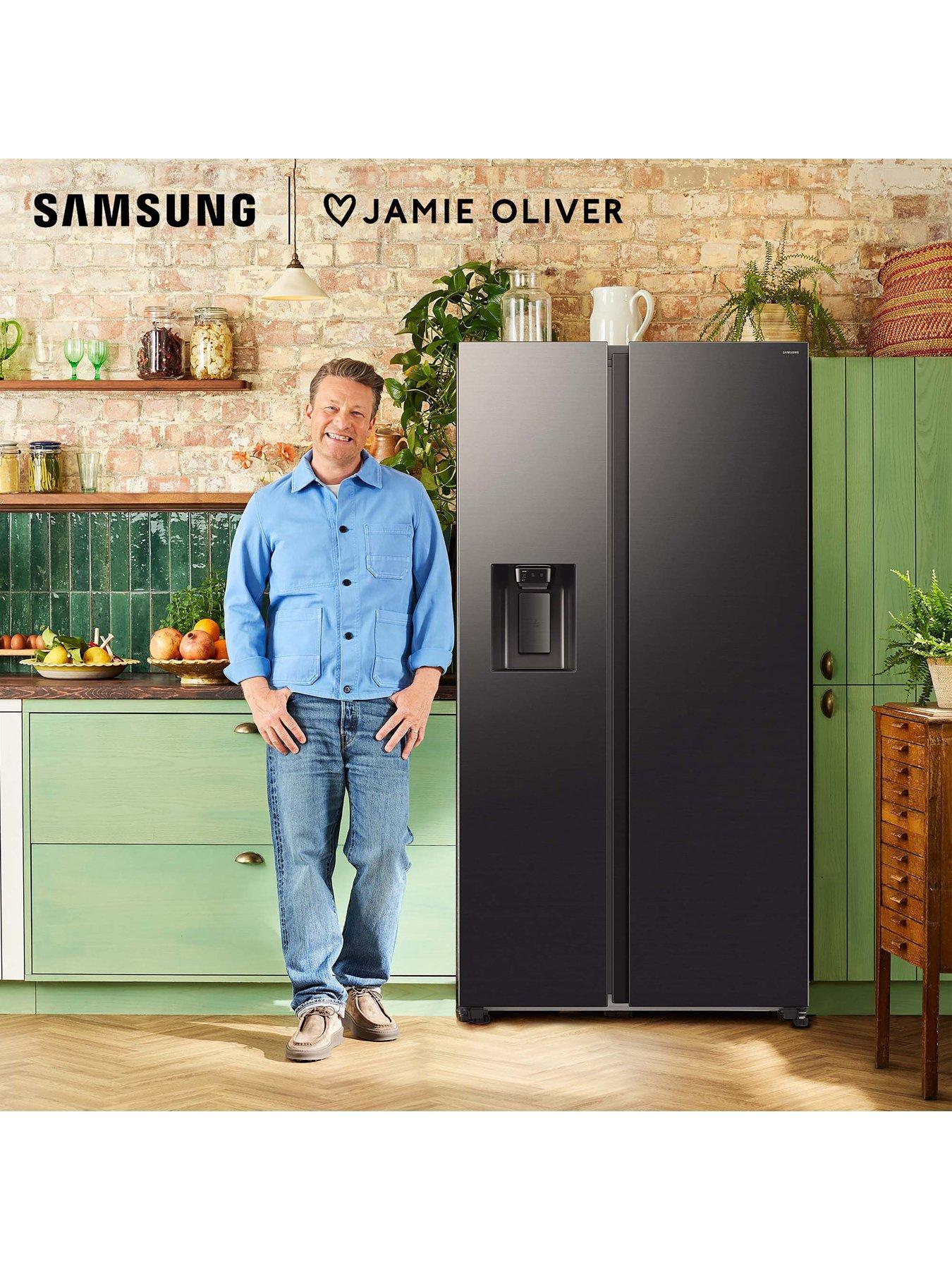 Image 2 of 8 of Samsung Bespoke AI Series 6 SpaceMax&trade; RS70F64KEFEU 640L Smart American Fridge Freezer -&nbsp;Black