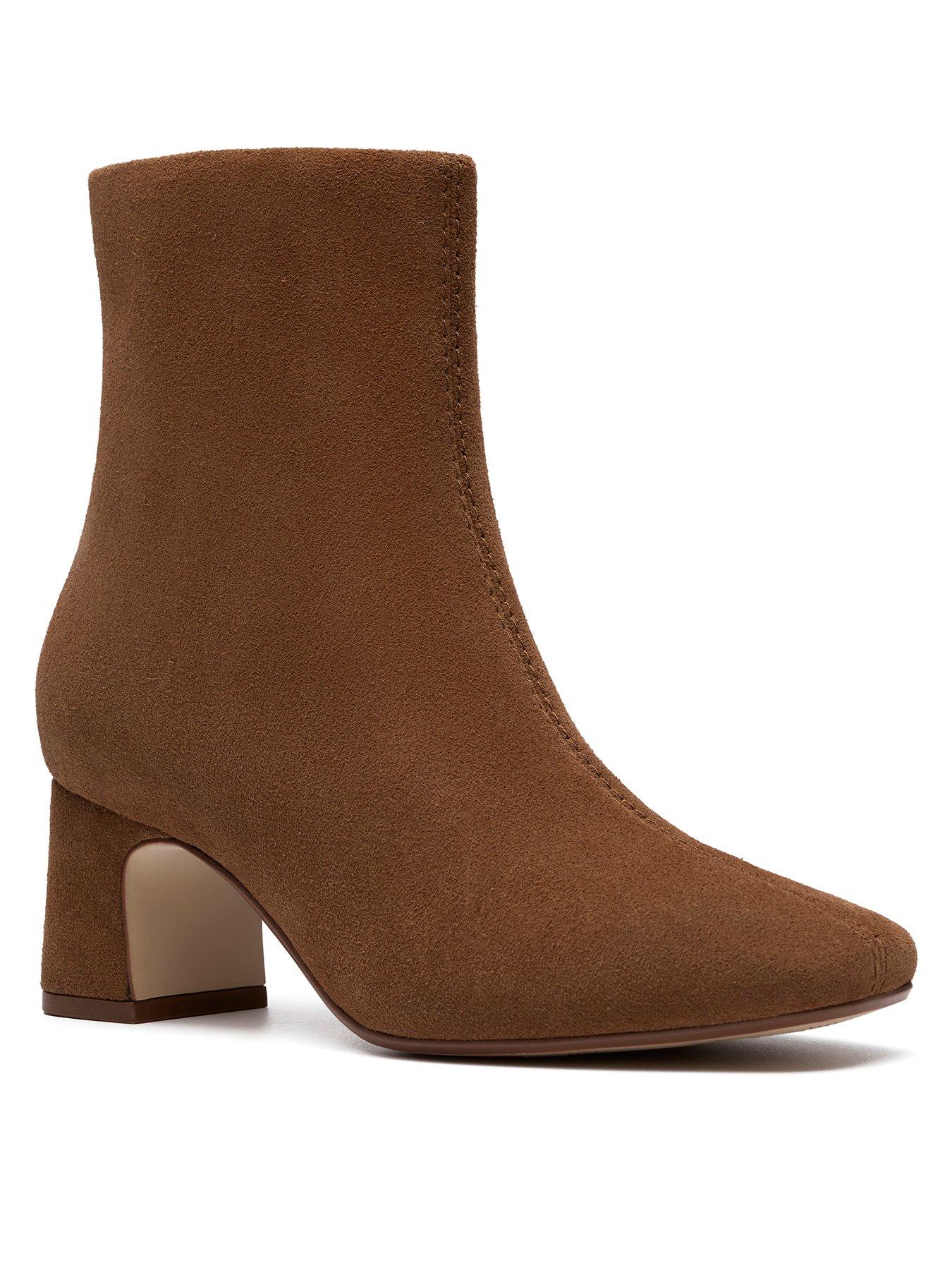 clarks-fernie-zip-suede-boots-brownstillFront