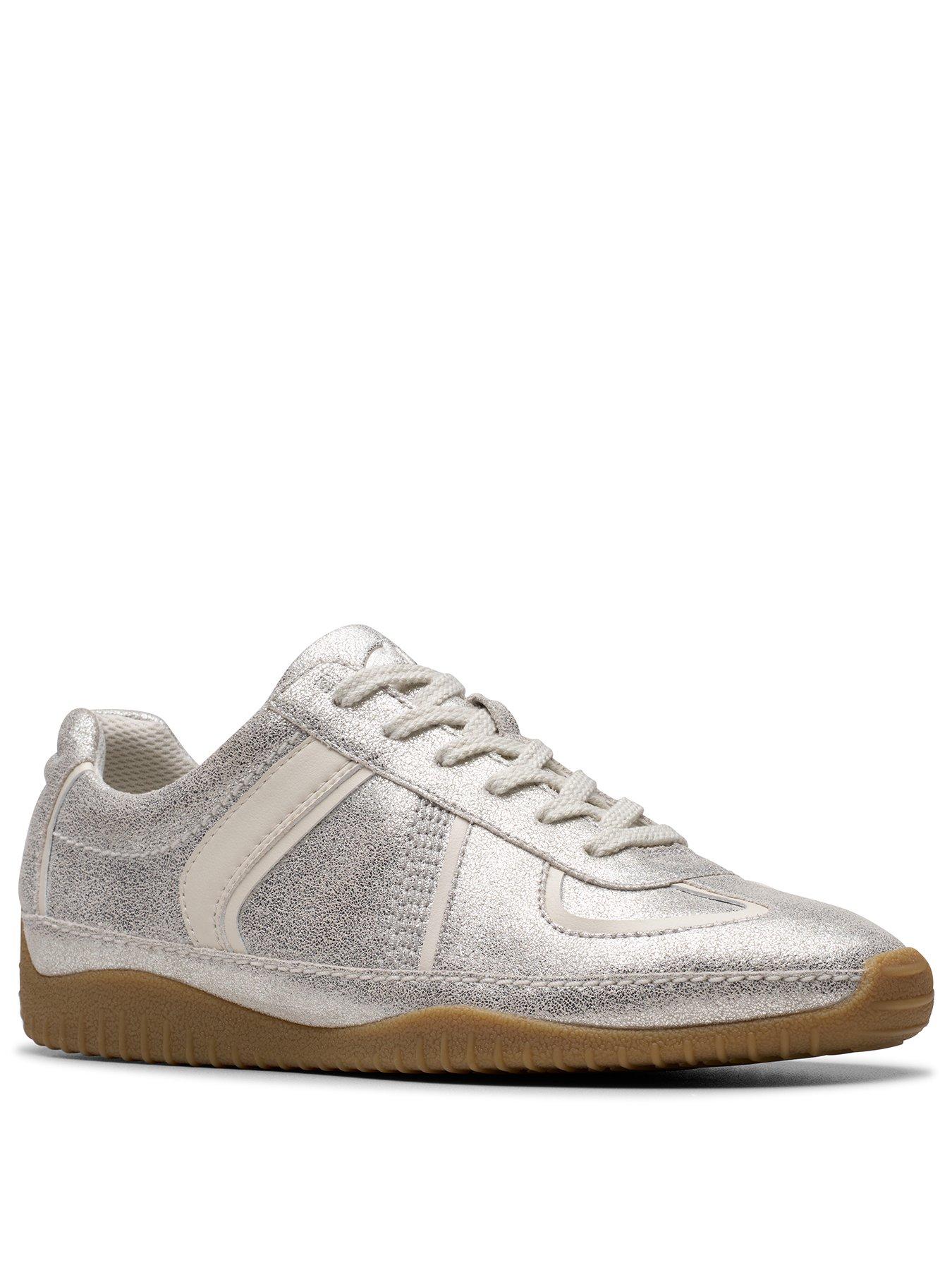 clarks-meridor-lo-trainers-silverstillFront