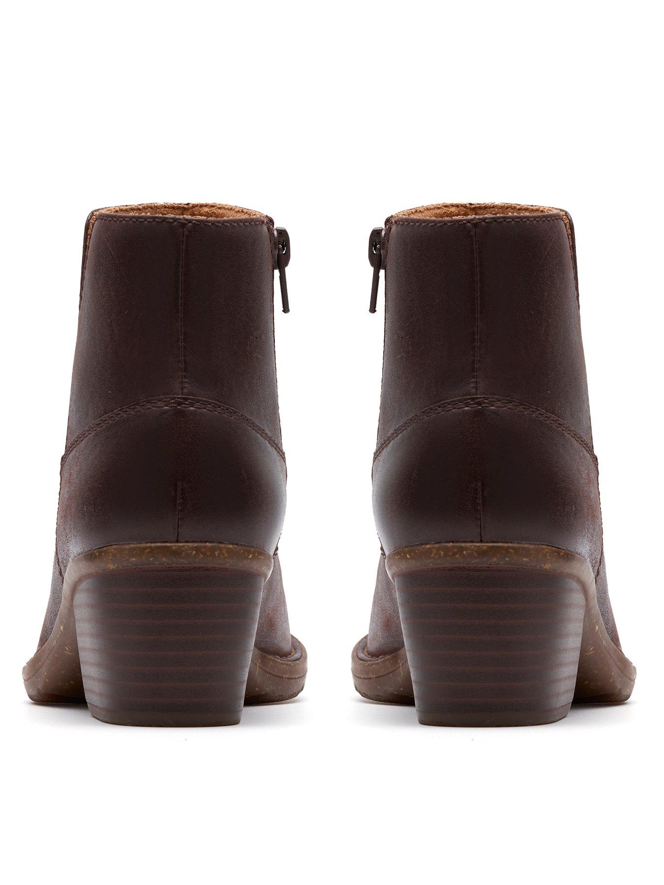 clarks-wide-fit-kastela-top-boots-brownback