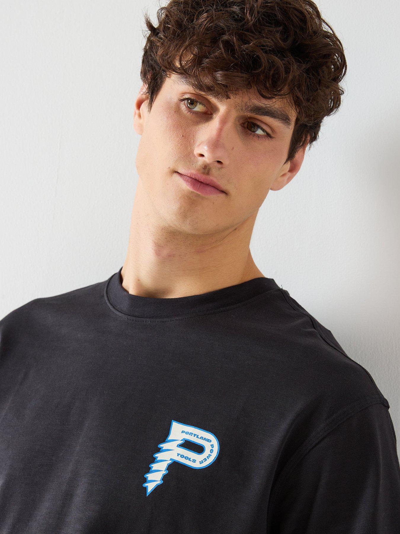 only-sons-mackey-graphic-t-shirt-blackoutfit