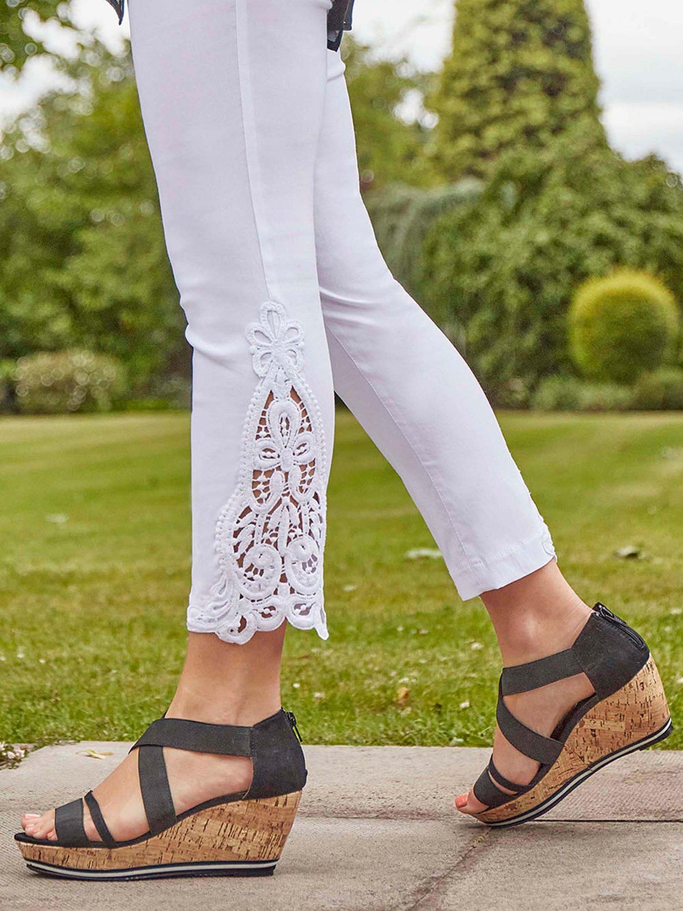 roman-lace-insert-crop-stretch-trousers-whiteoutfit