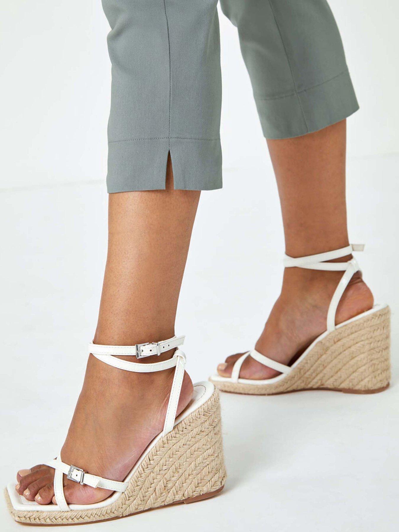 roman-petite-cropped-stretch-trouser-khakioutfit