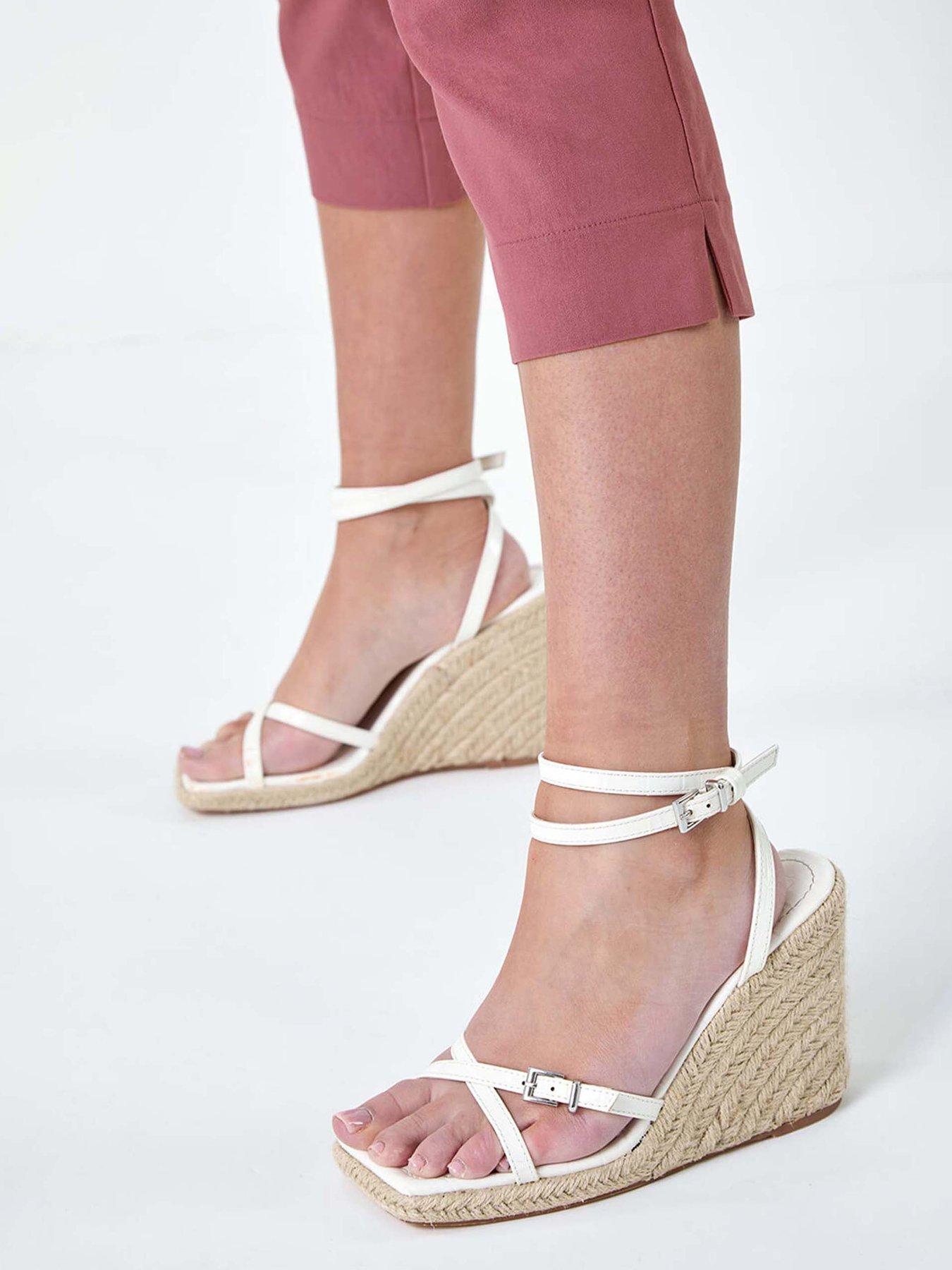 roman-petite-cropped-stretch-trousers-biscuitoutfit