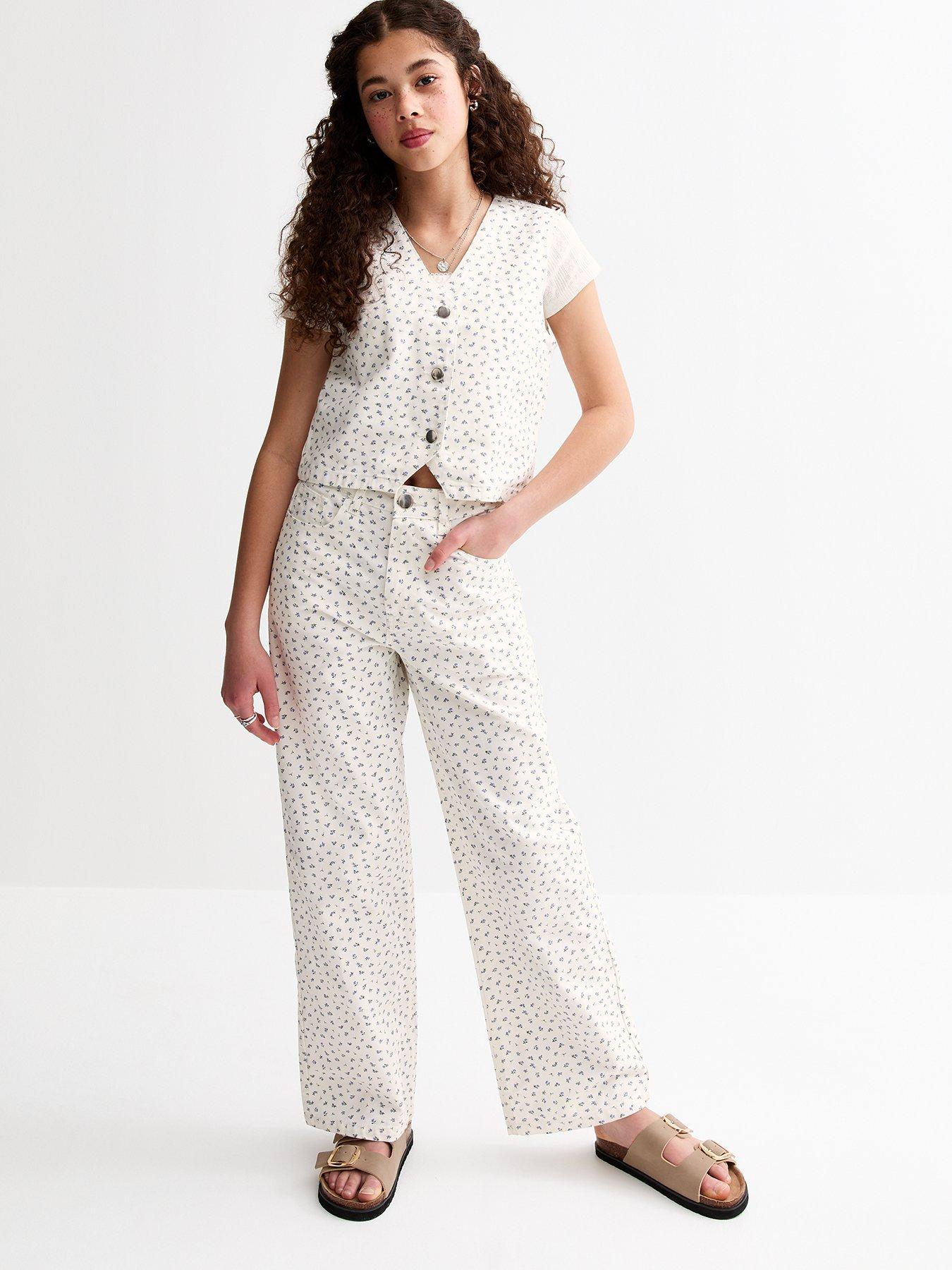 New Look 915 Daisy Co Ord Waistcoat - Cream