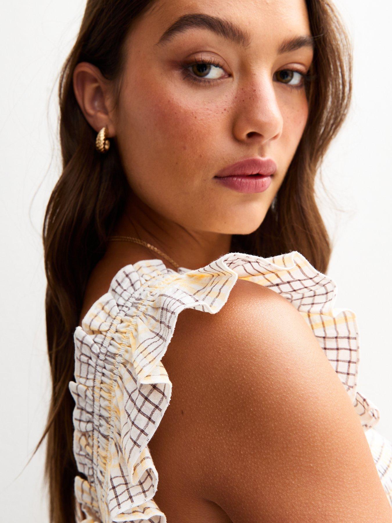 new-look-yellow-checked-shirred-cami-topoutfit