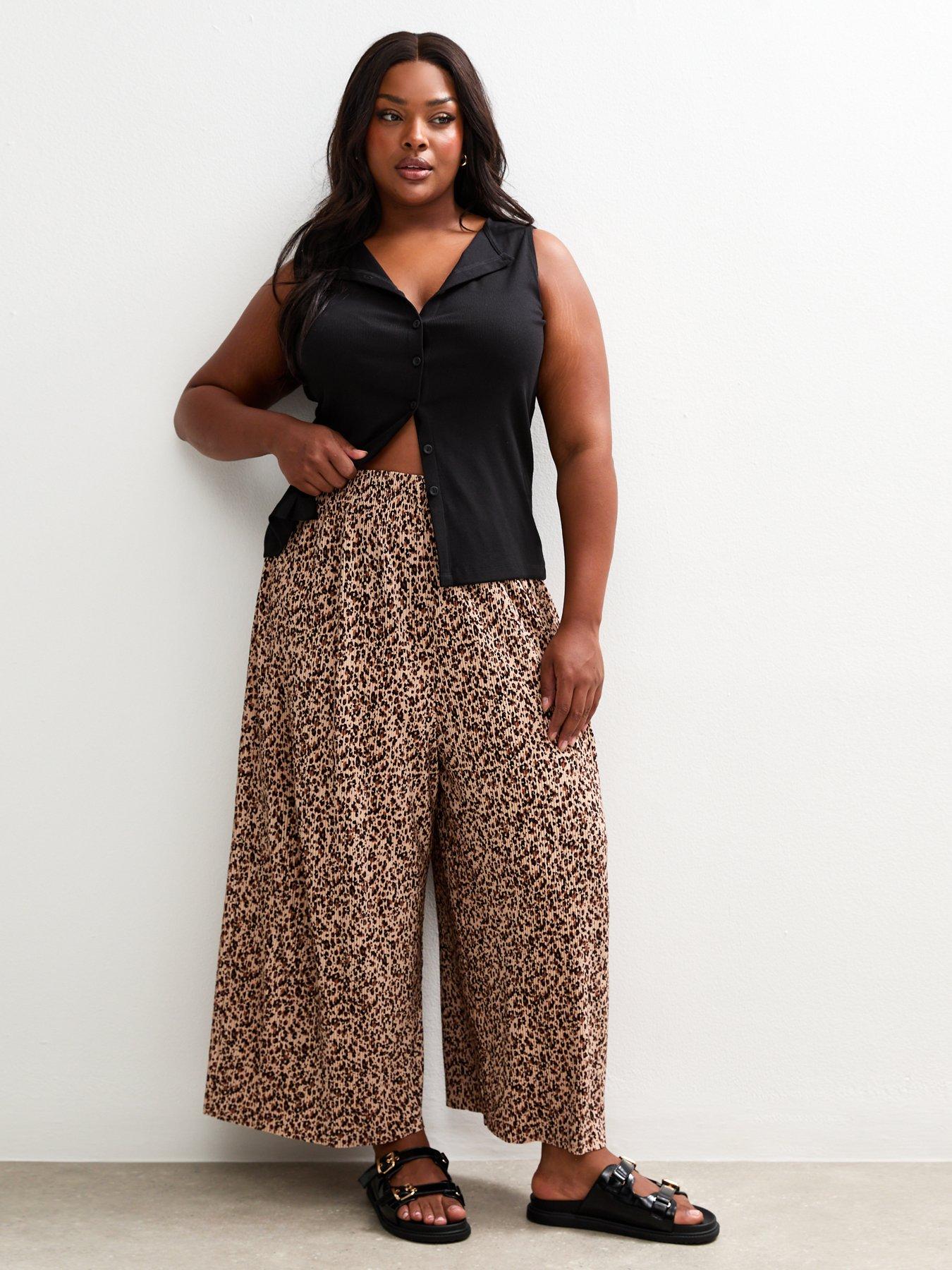 New Look Curves Brown Leopard Print Plisse Cropped Trousers
