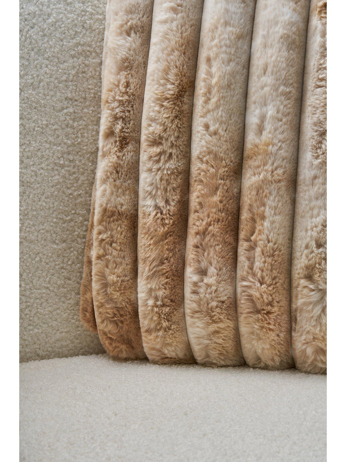 the-very-collection-marled-rib-cushionoutfit